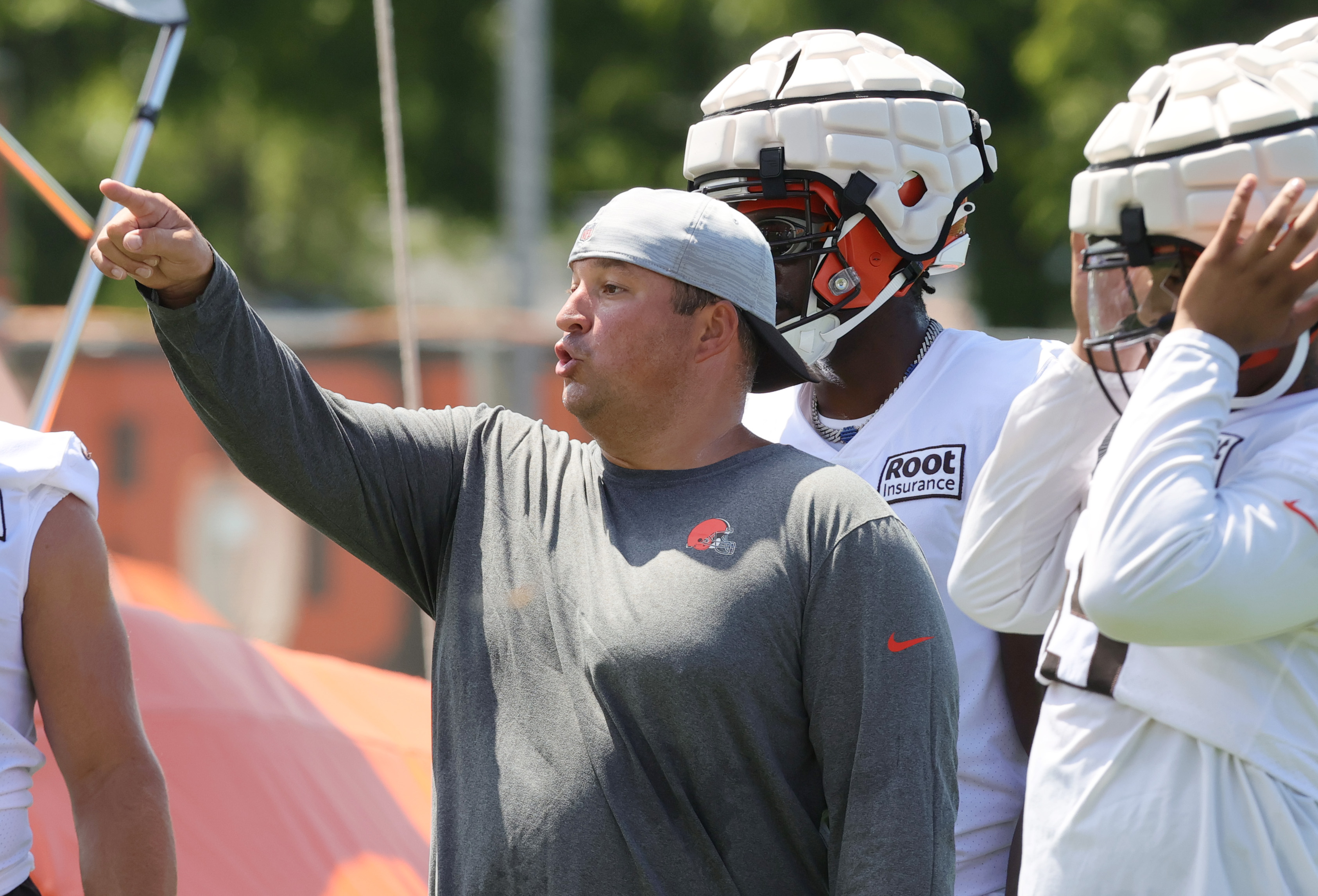 Cleveland Browns defensive line coach Chris Kiffin, 2022-2023 season ...