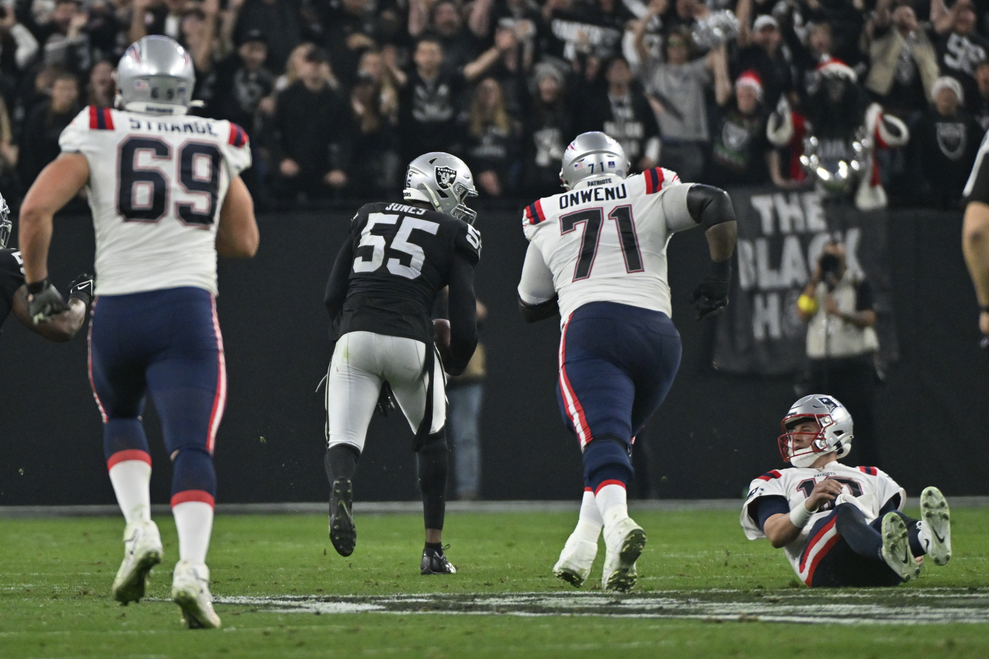 2 winners and 8 losers from the Patriots' playoff loss to the