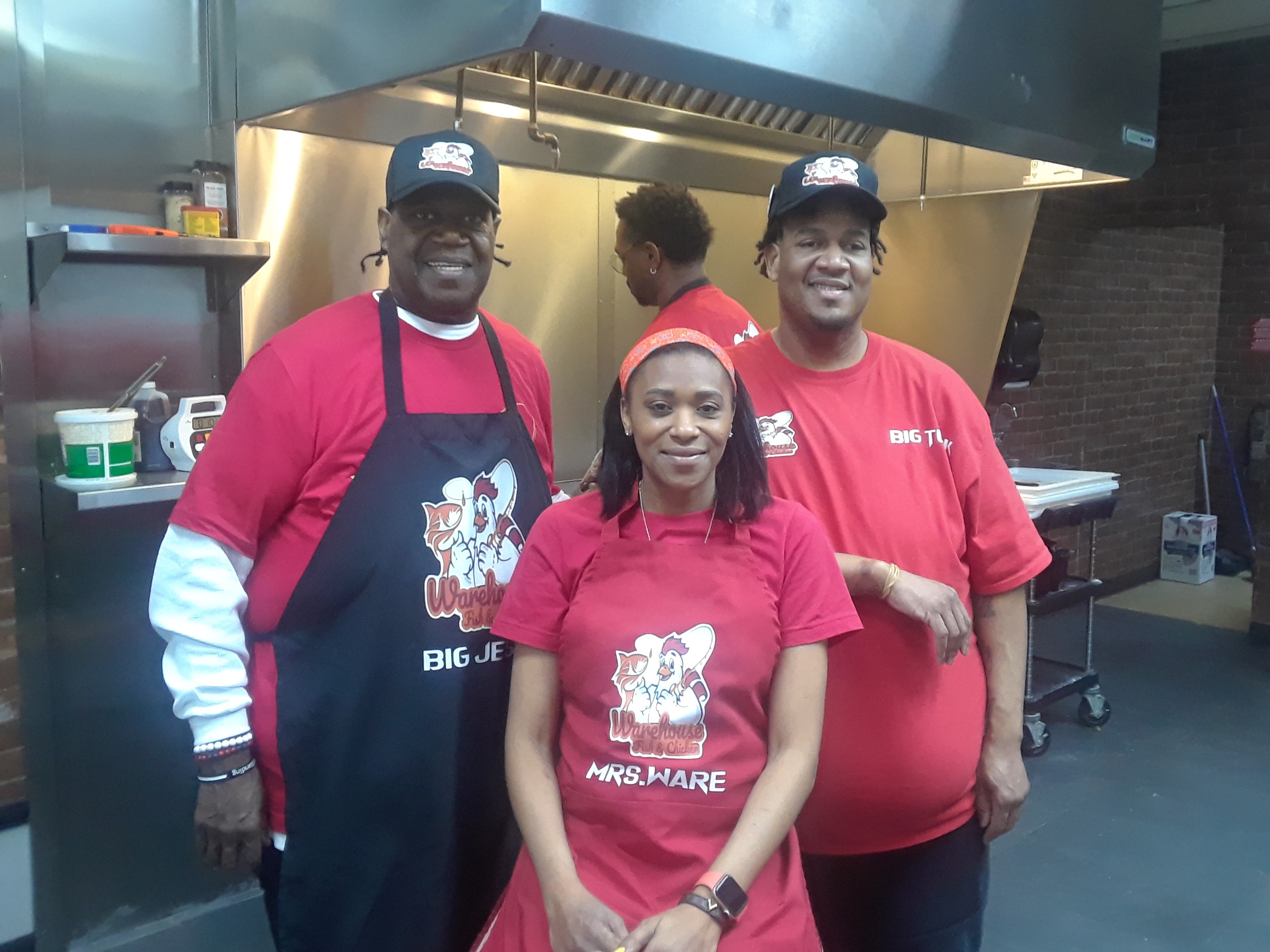 Owners of new Warehouse Fish & Chicken takeout seek to make everyone a part  of their family fish fry 