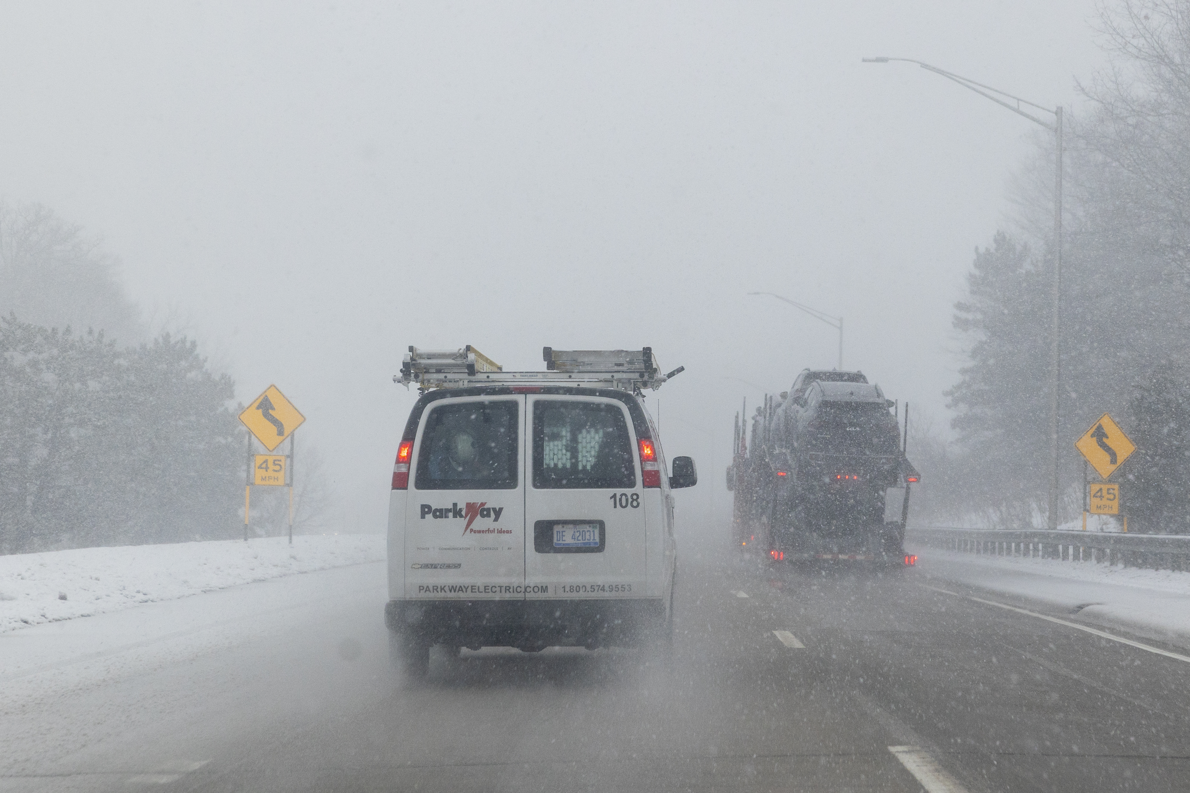 Winter storm warning creates West Michigan snow globe conditions ...