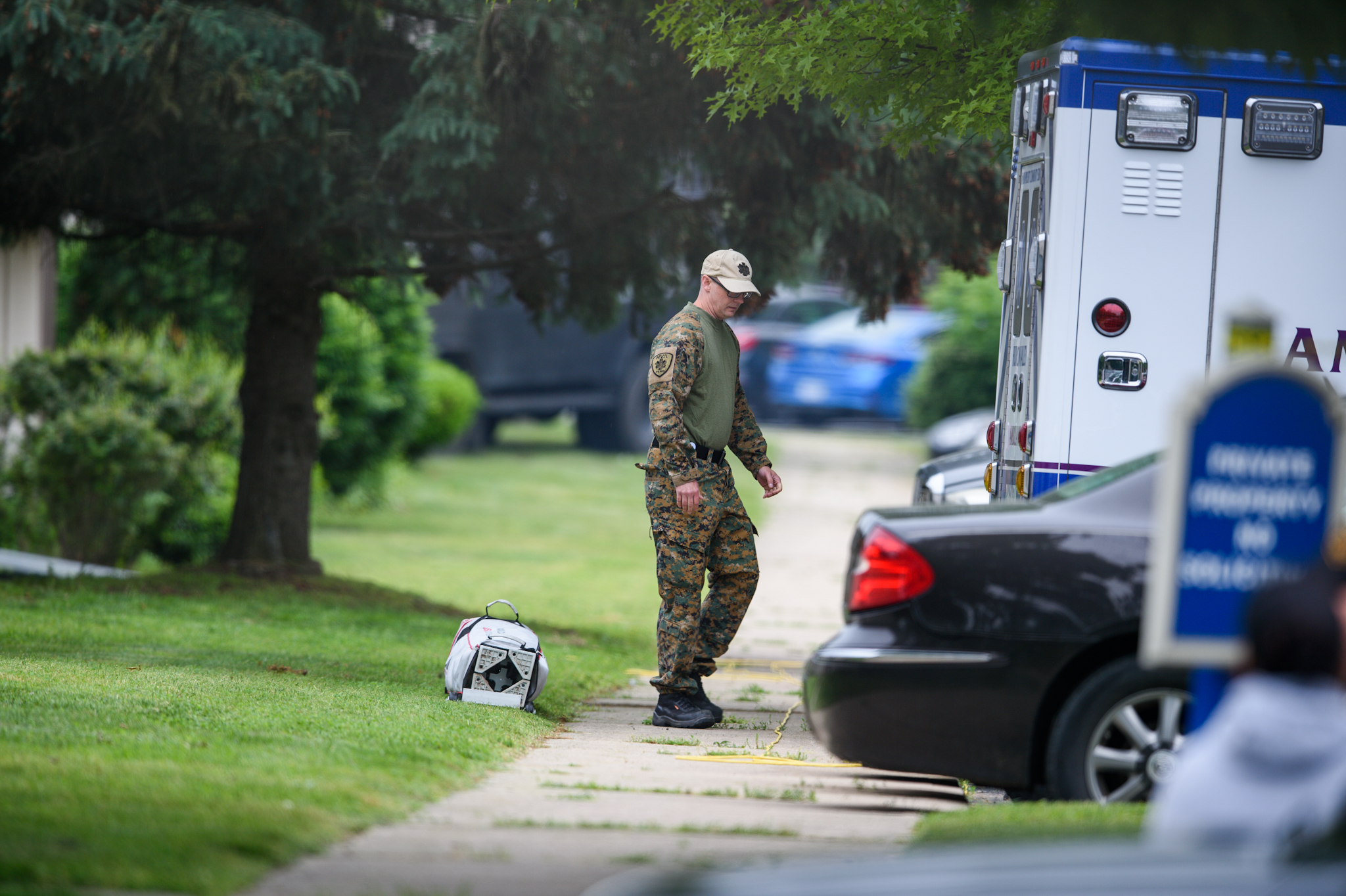 Police respond to barricaded gunman at Laurel Bay Apartments in