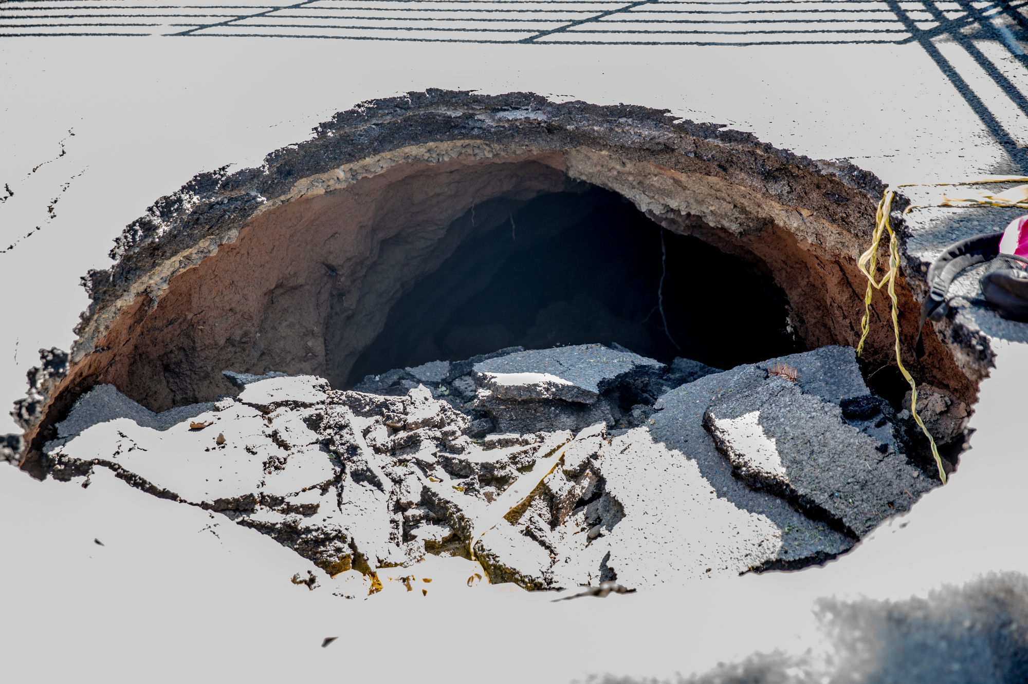 Sinkhole opens up in Portland's Mount Tabor neighborhood keeping road ...