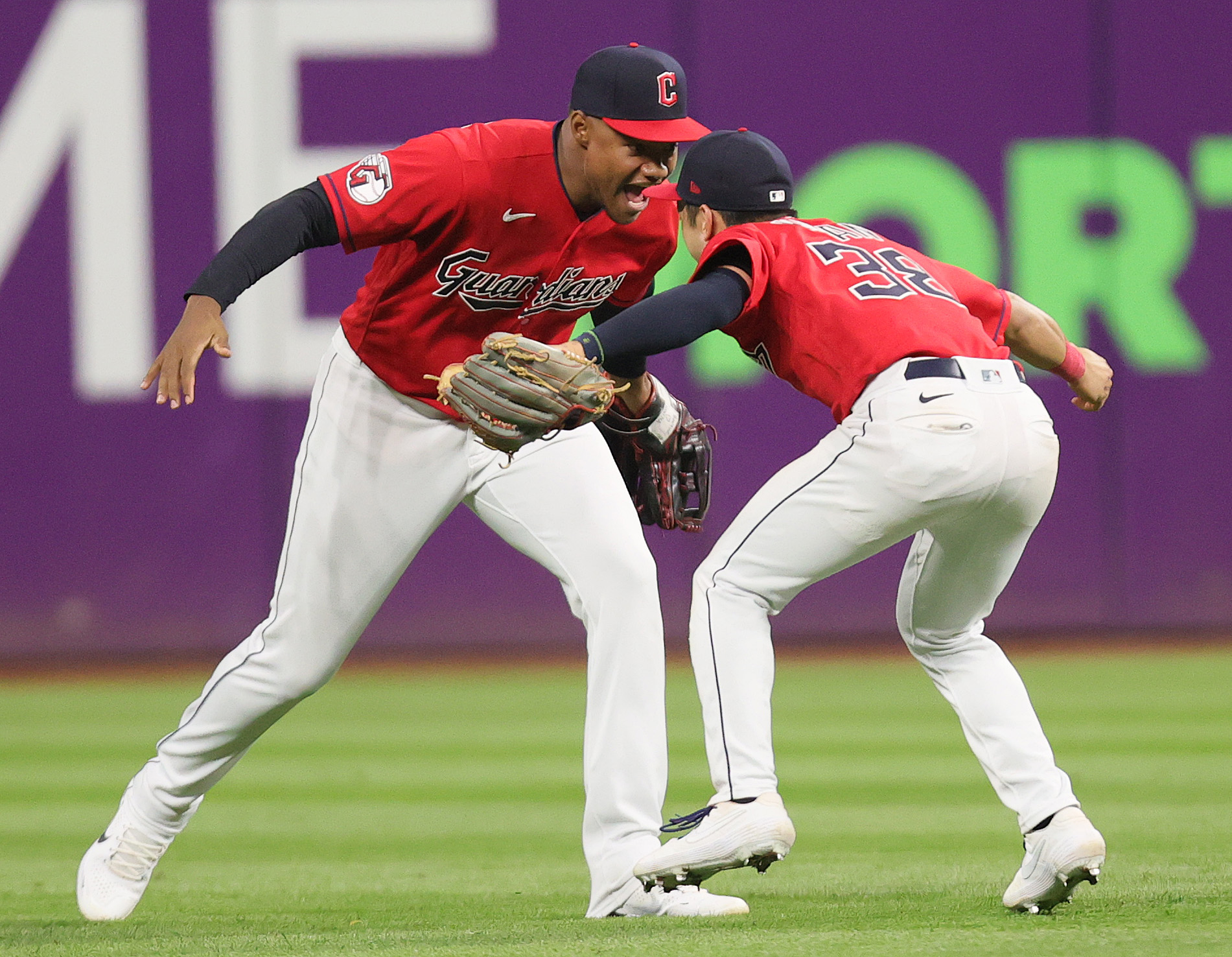 Tempers flare as Cleveland Indians lose to Boston, 3-1 