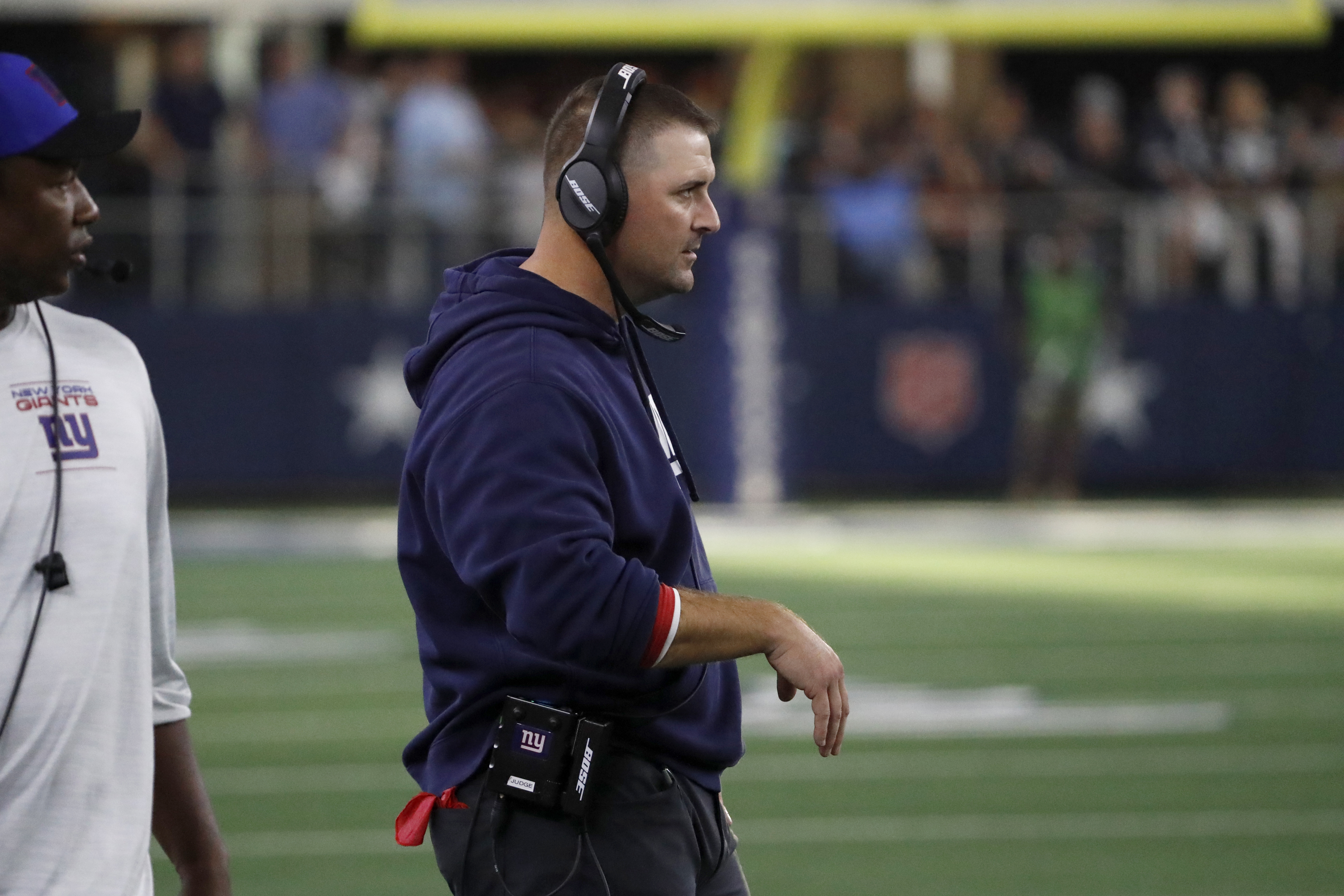 New York Giants coach loses his cool and throws headset after