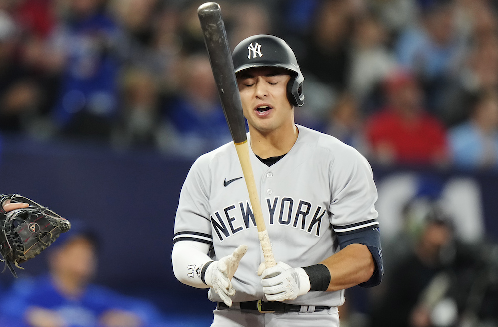 Yankees walk one off against Jays, 3-2