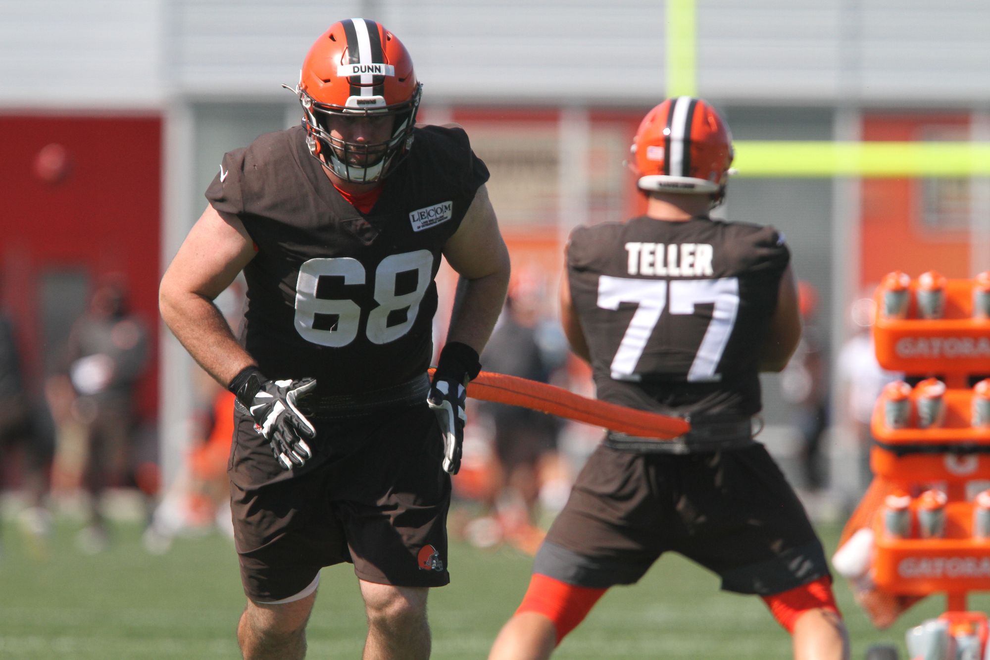 Browns will sign offensive lineman to active roster, plan to sign veteran  tackle to practice squad 