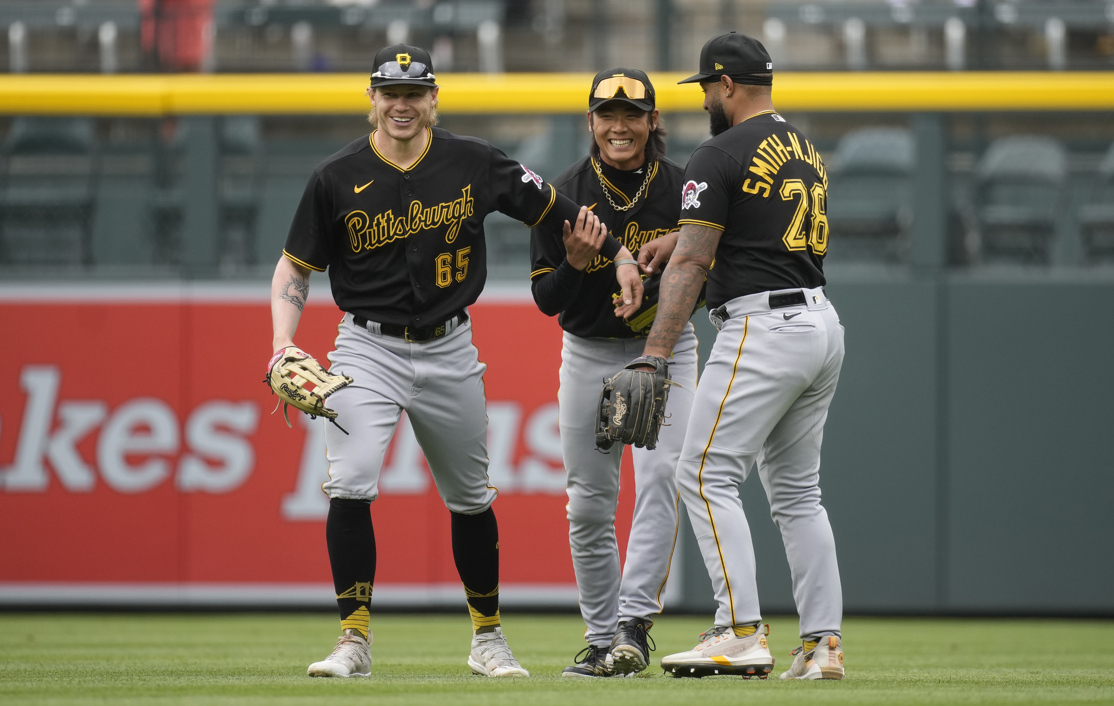 Reds vs. Pirates prediction, betting odds for MLB on Saturday 