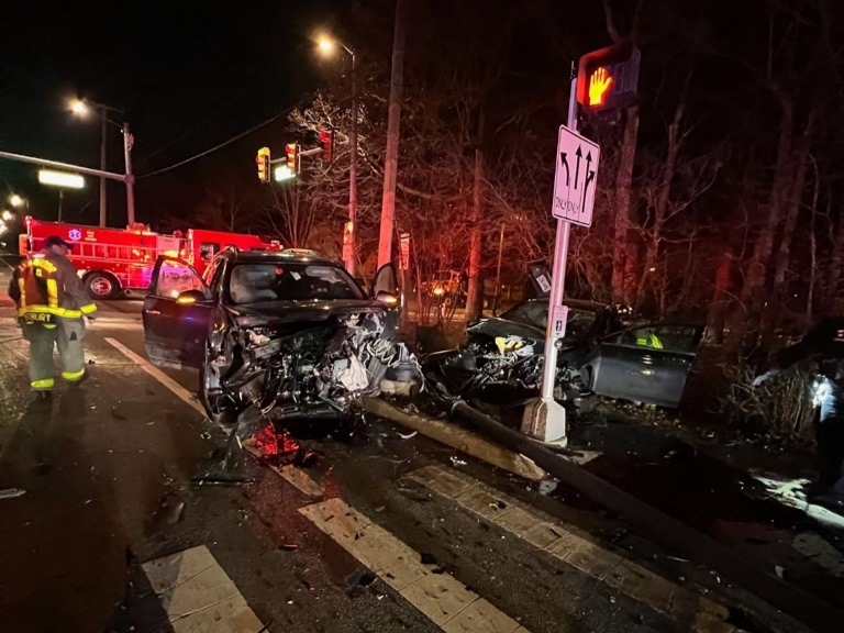 Highspeed crash in Ann Arbor leaves 2 injured