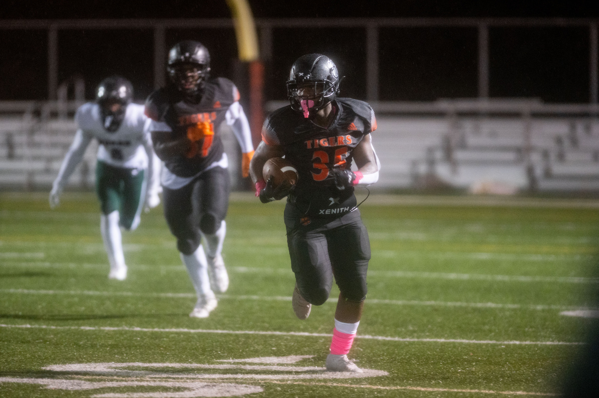Ann Arbor Huron at Belleville district semifinal football - mlive.com