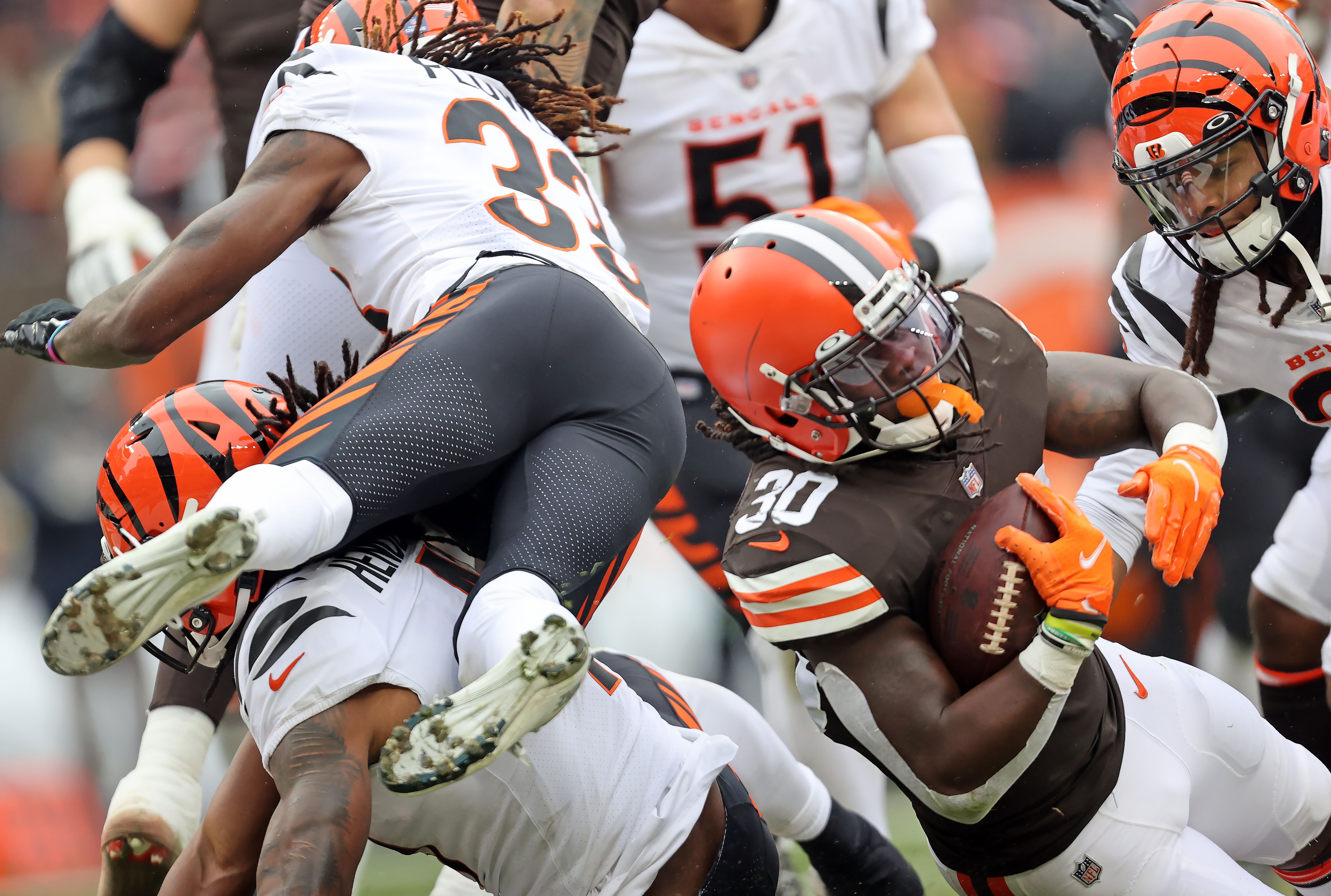 Cincinnati Bengals linebacker Clay Johnston (44) runs for the play