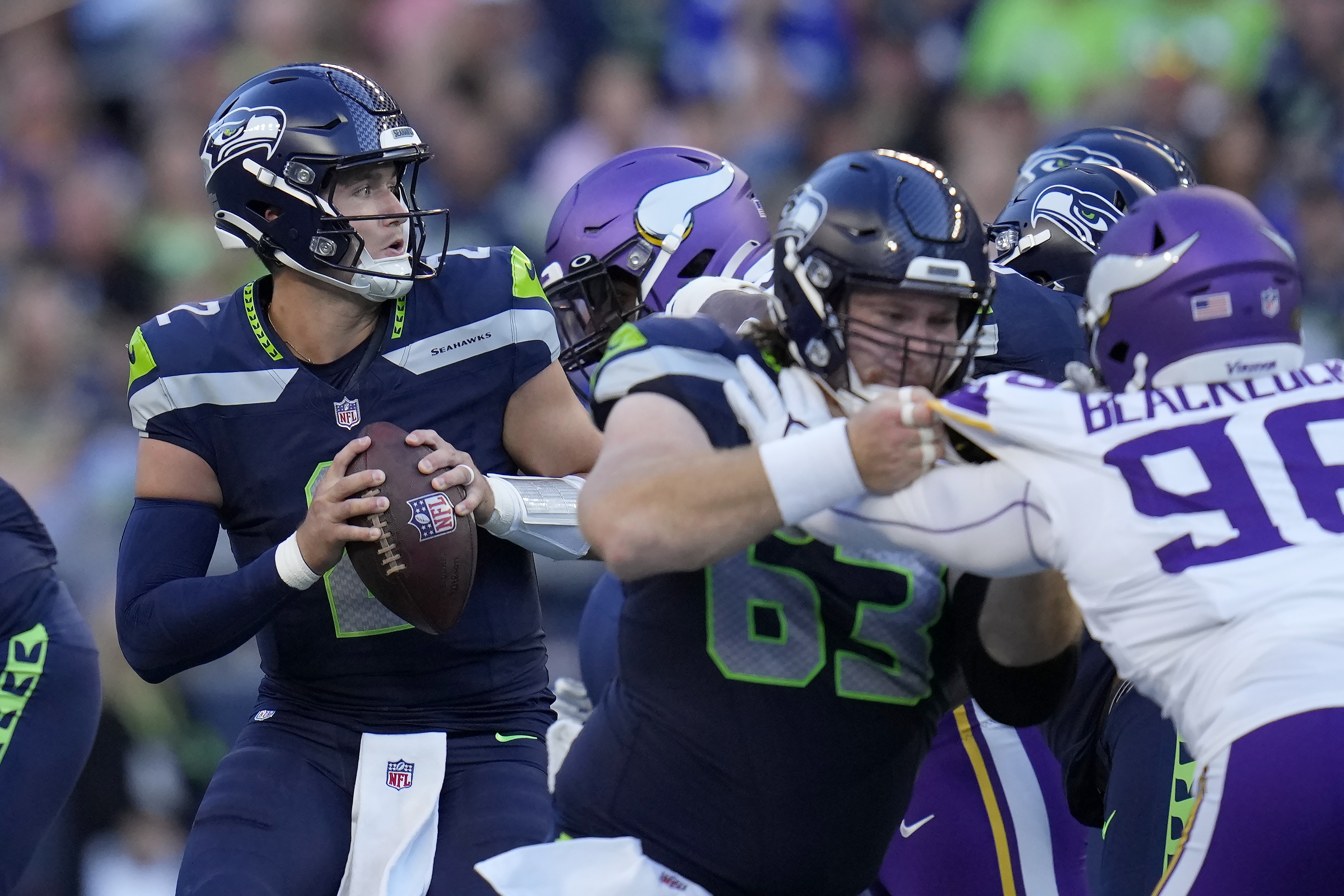 Seahawks bring back QB Drew Lock to back up Geno Smith