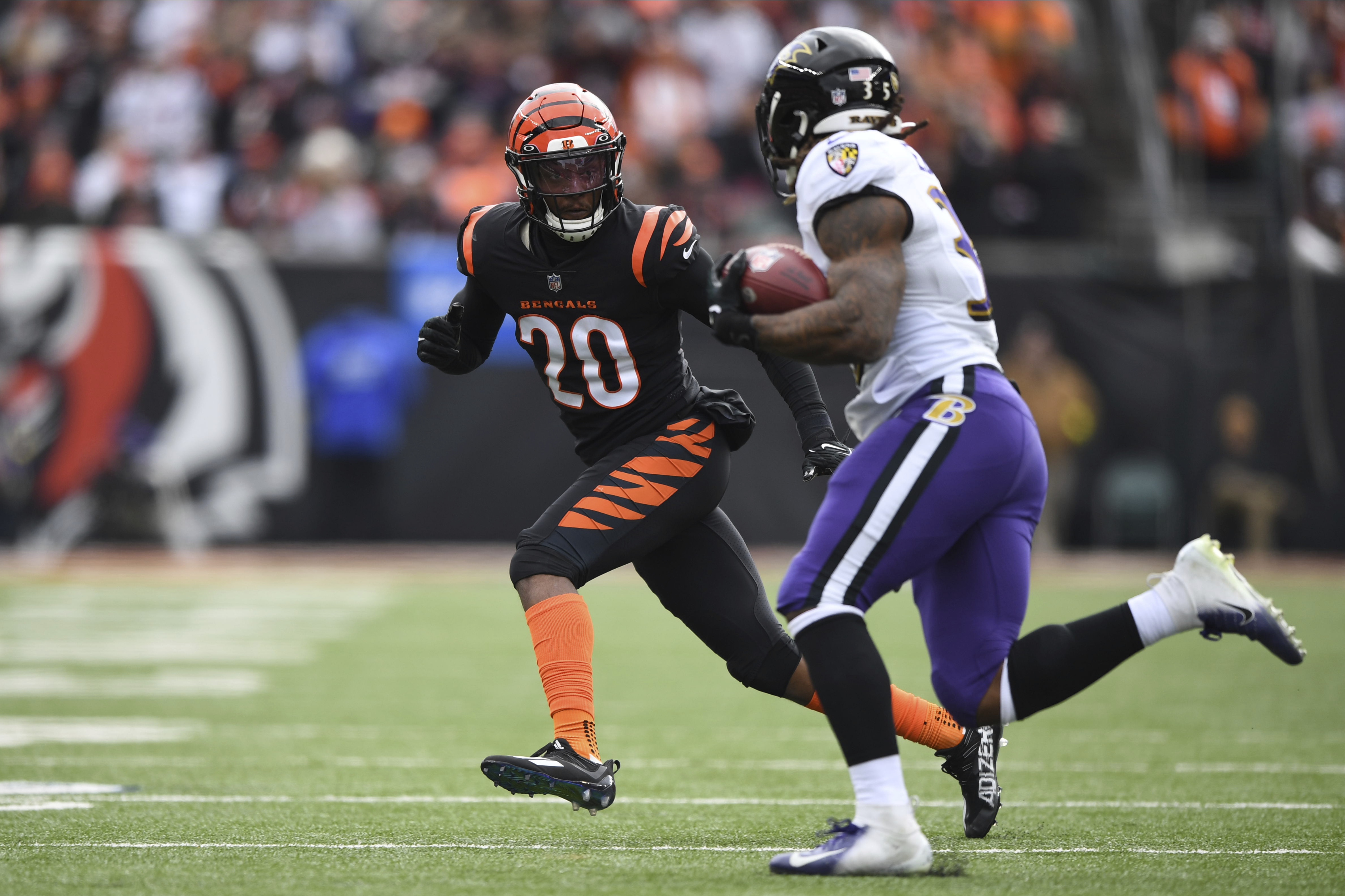 Bengals CB Eli Apple suffers injury in playoff game vs. Ravens