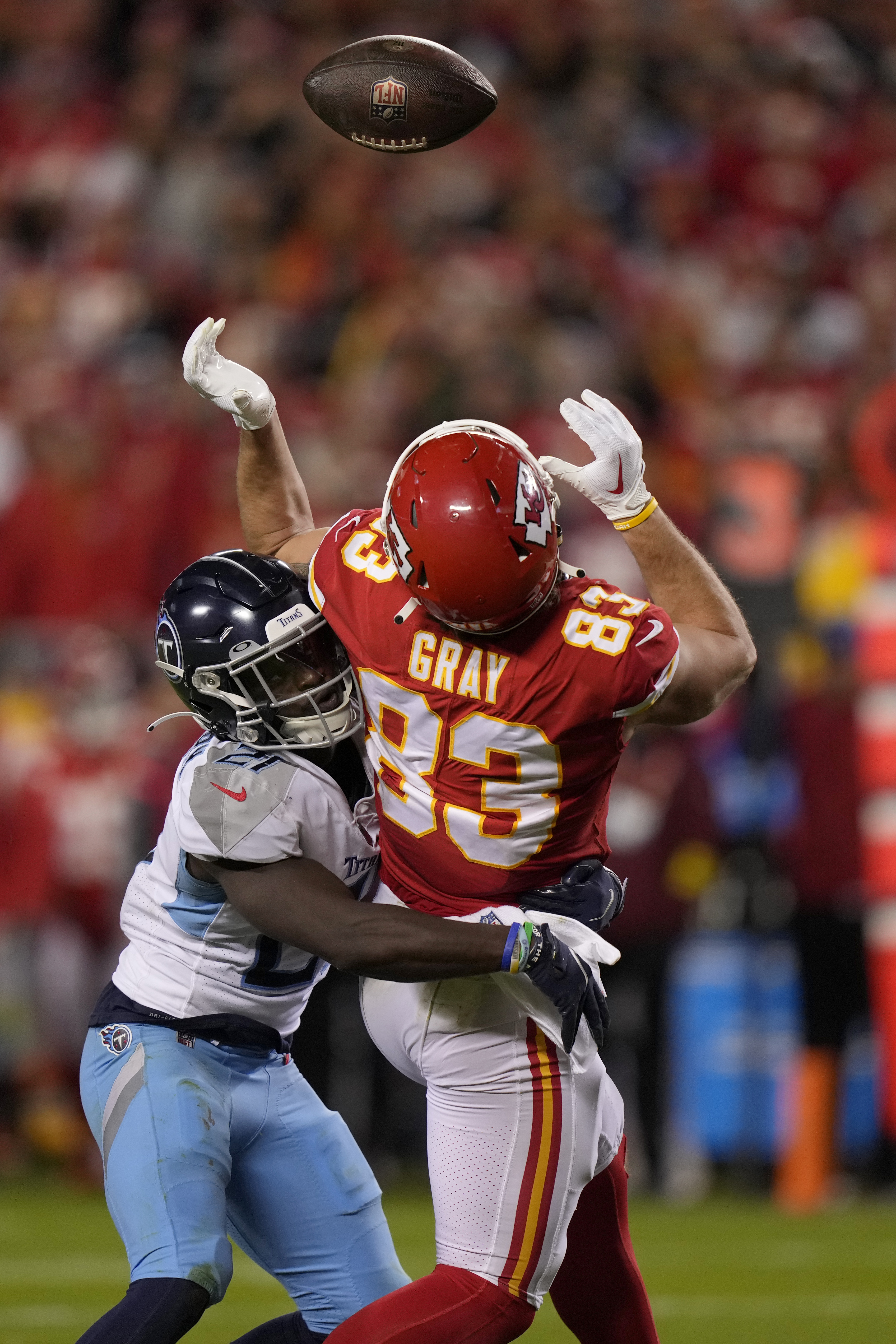 Kansas City Chiefs tight end Noah Gray (83) catches a pass for a