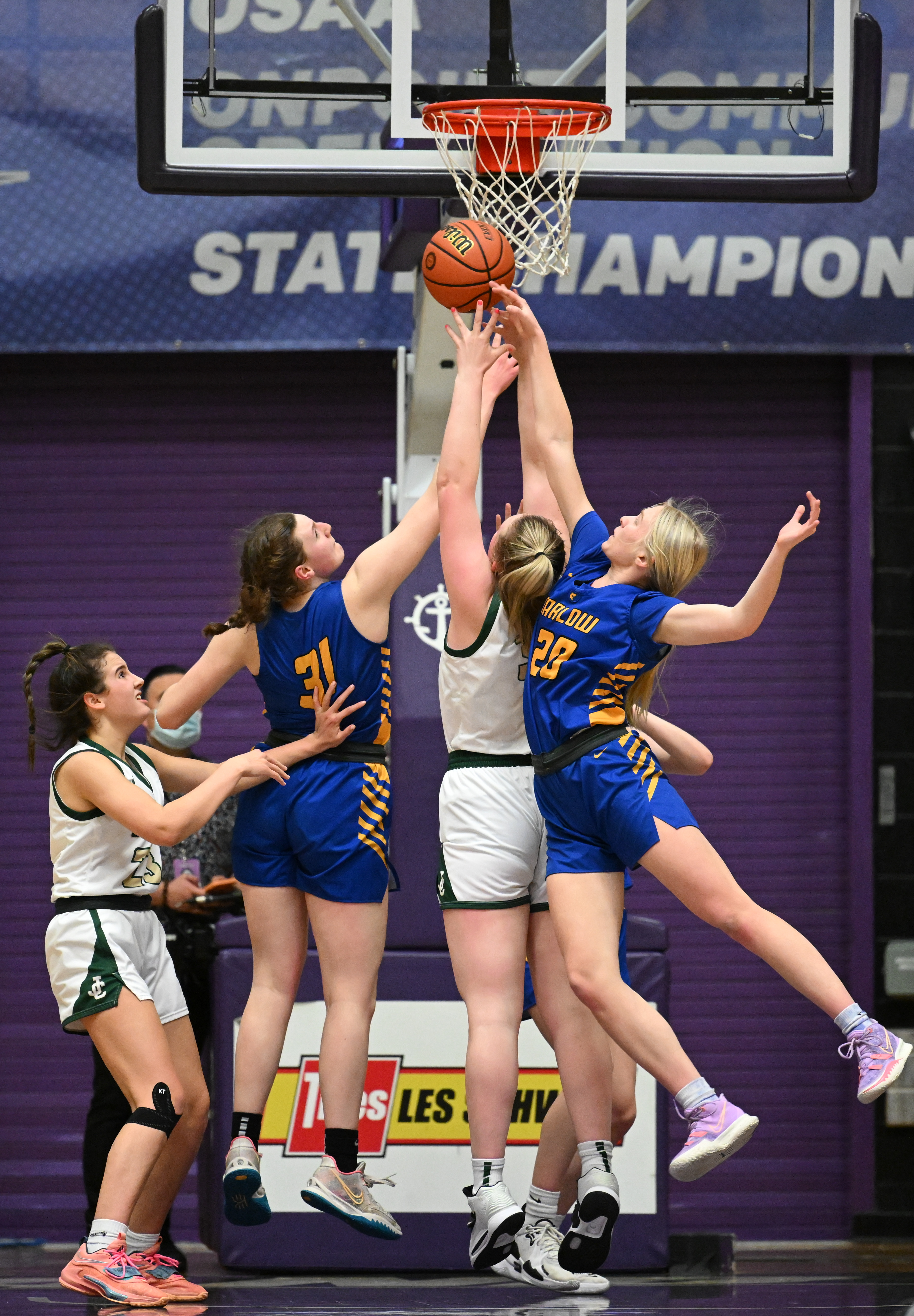 OSAA 6A girls basketball: Jesuit vs Barlow 