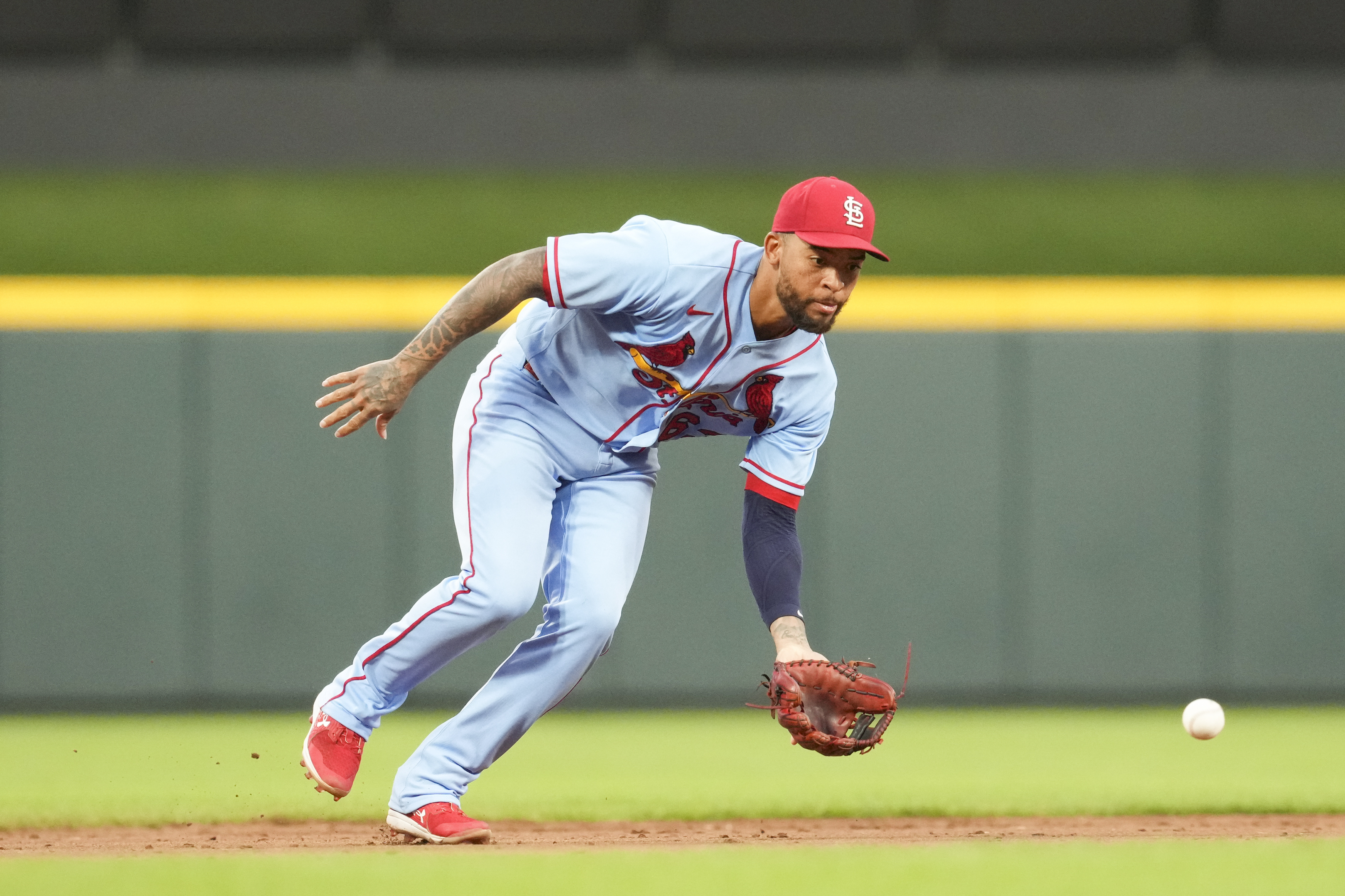 Cardinals acquire lefty Romero from Phillies for Sosa Midwest News