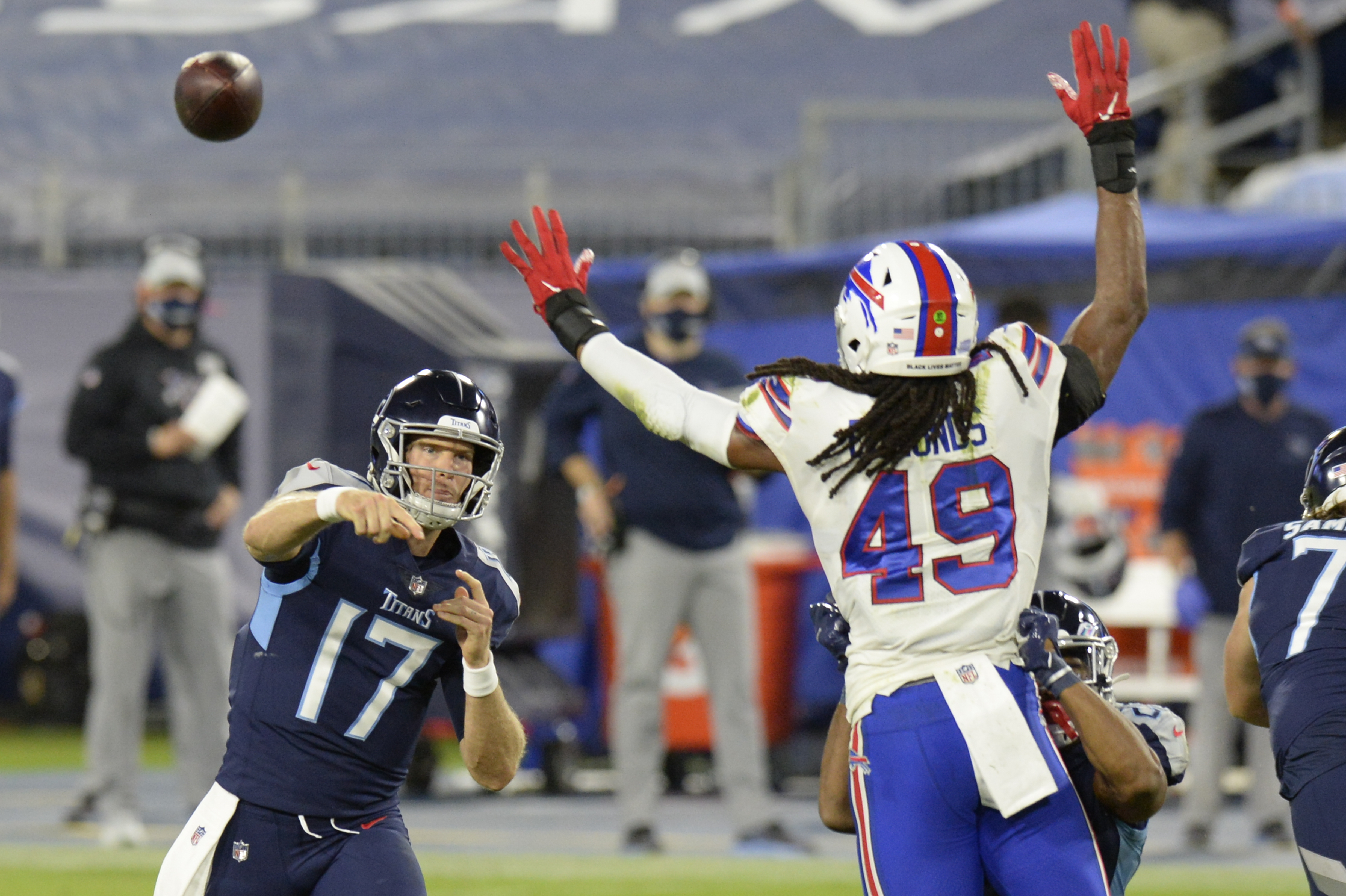 Social media reacts to Bills' thumping of Titans