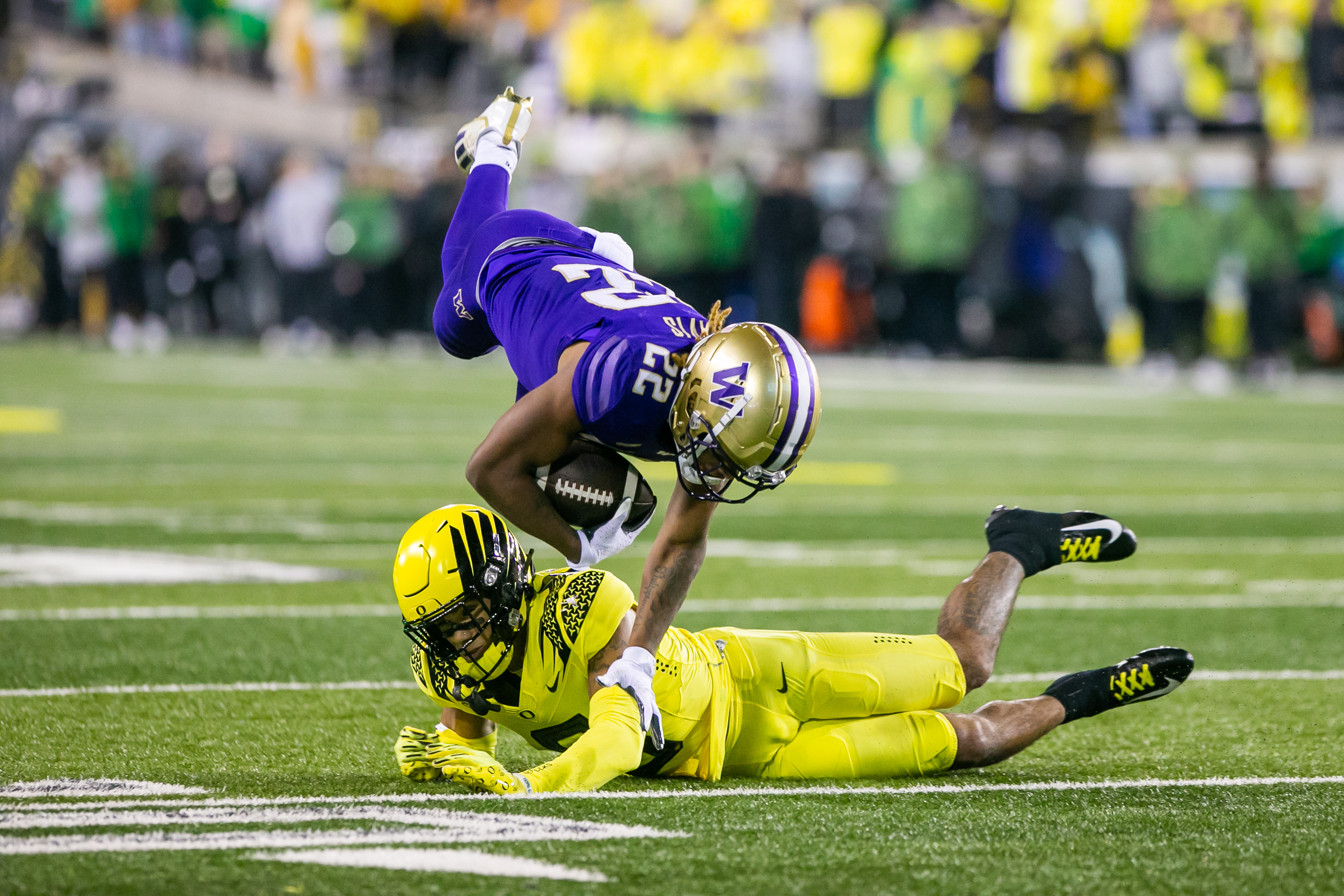 Michael Penix Jr. and resilient Huskies outlast No. 6 Oregon in stunning  rivalry upset