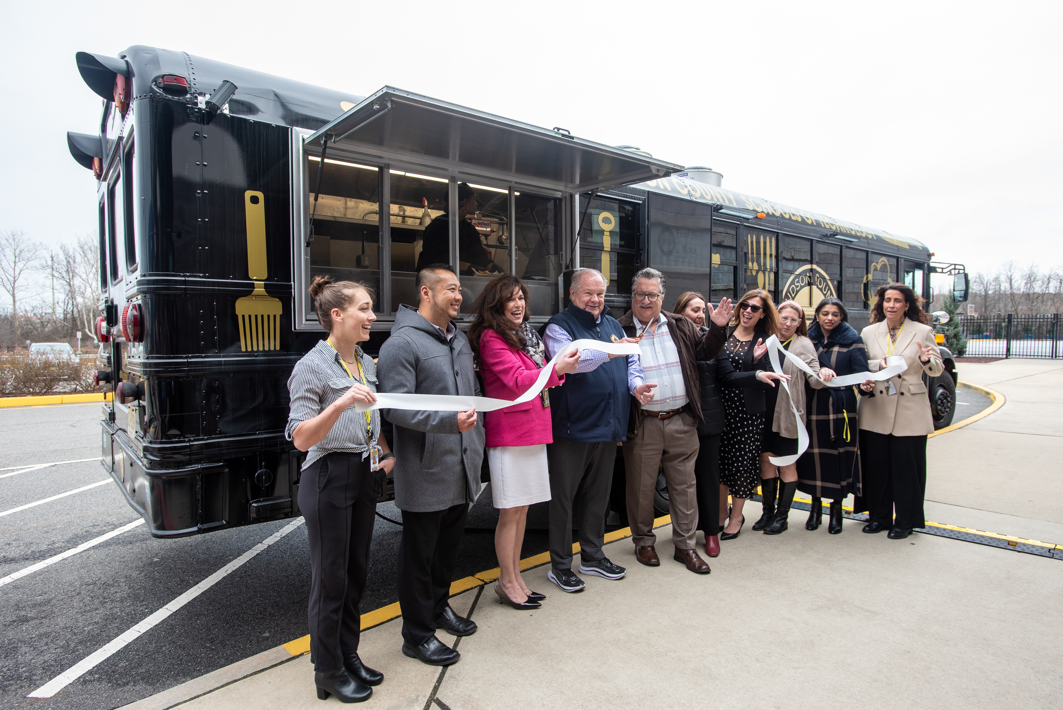 HCST unveils Outdoor Classroom Food Bus - nj.com
