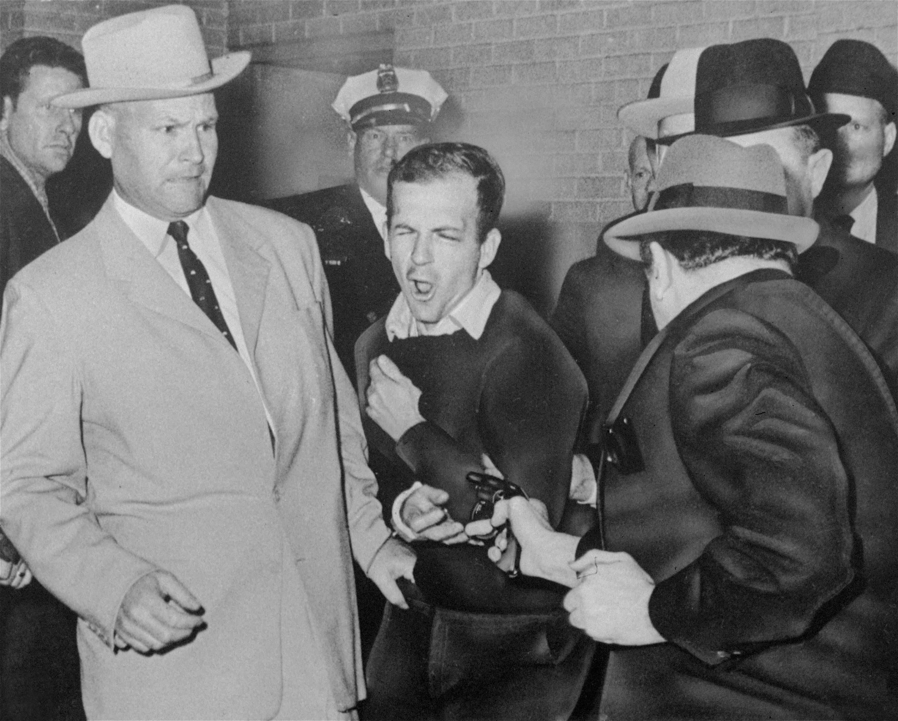 Jim Leavelle dies at 99, was at Lee Harvey Oswald's side when JFK