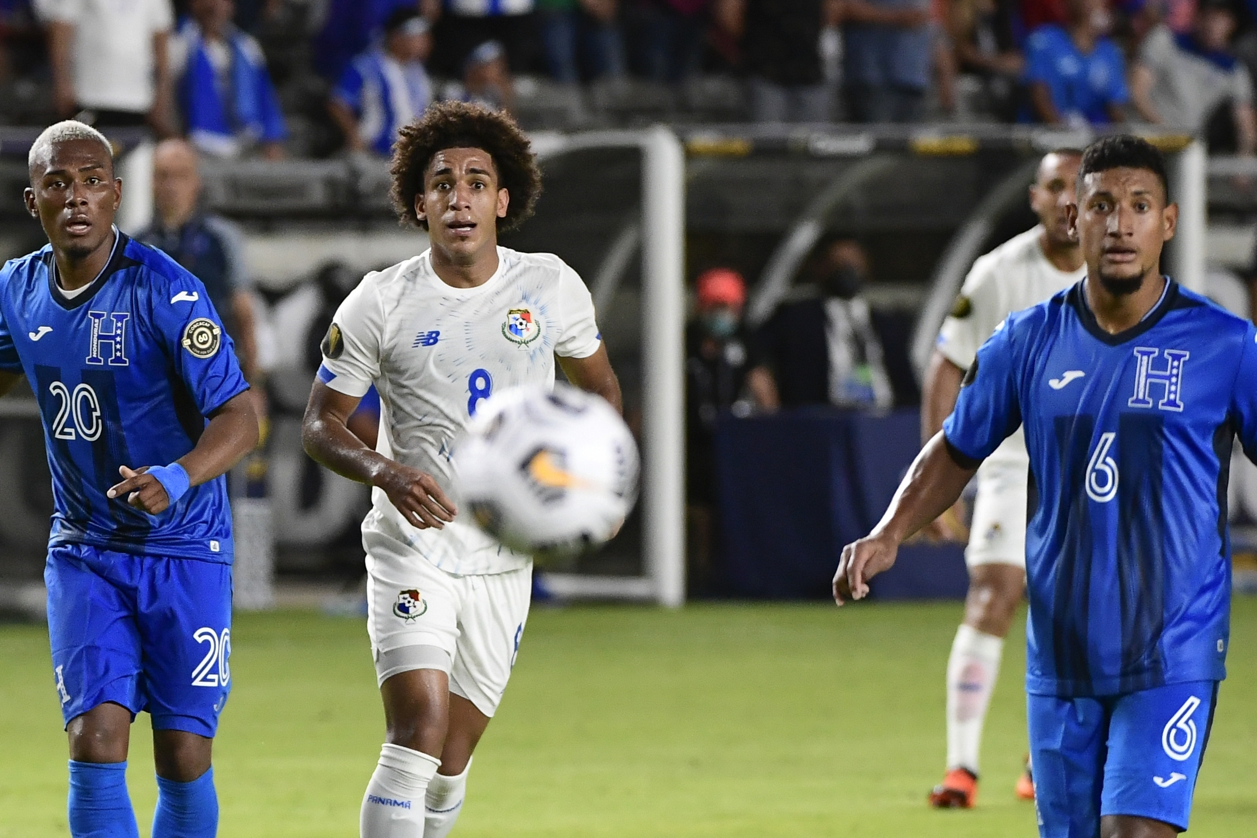 Timbers acquire Peruvian defender Miguel Araujo