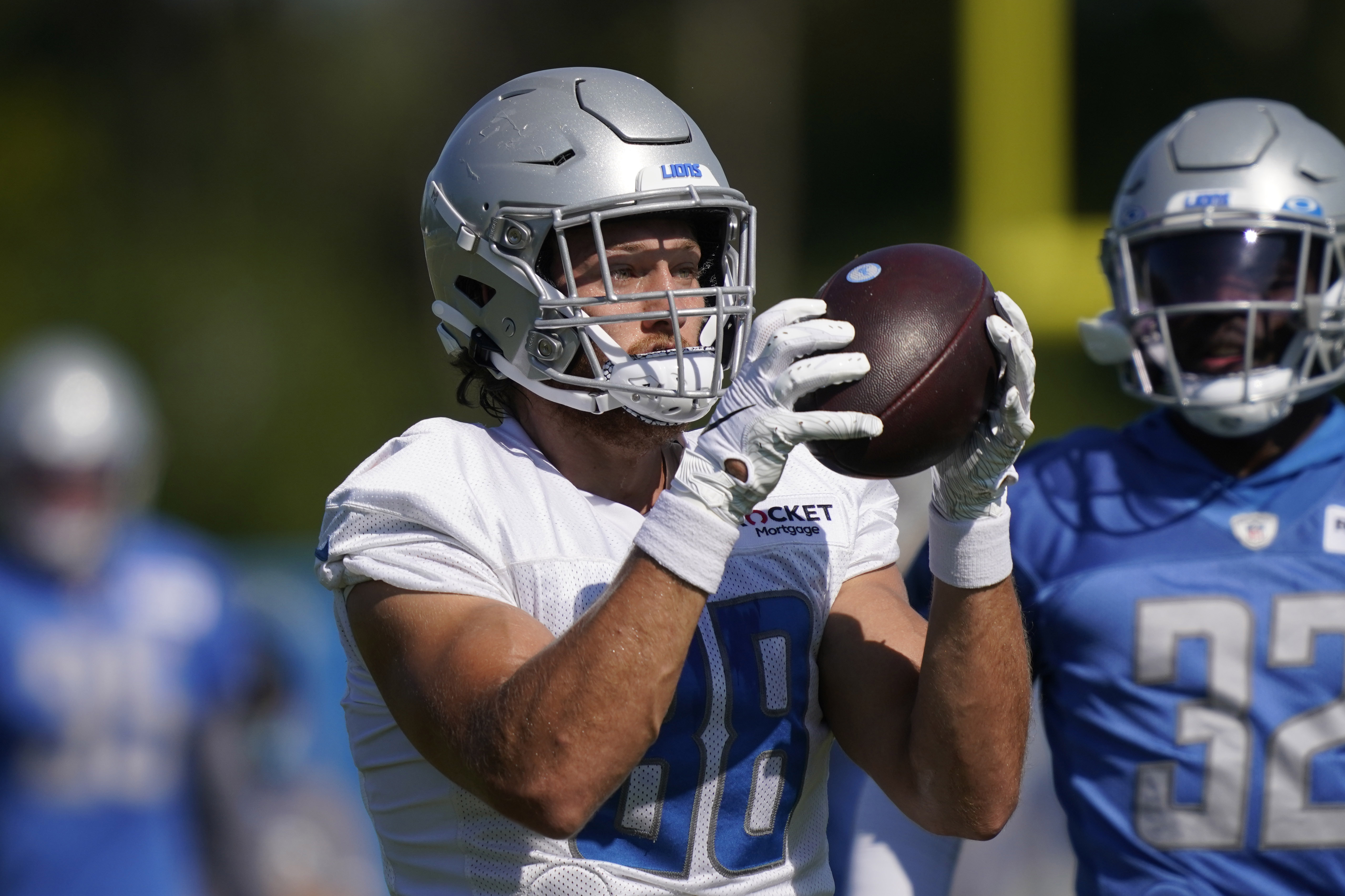 NFL Twitter In Disbelief as Matthew Stafford Throws an Easy 100