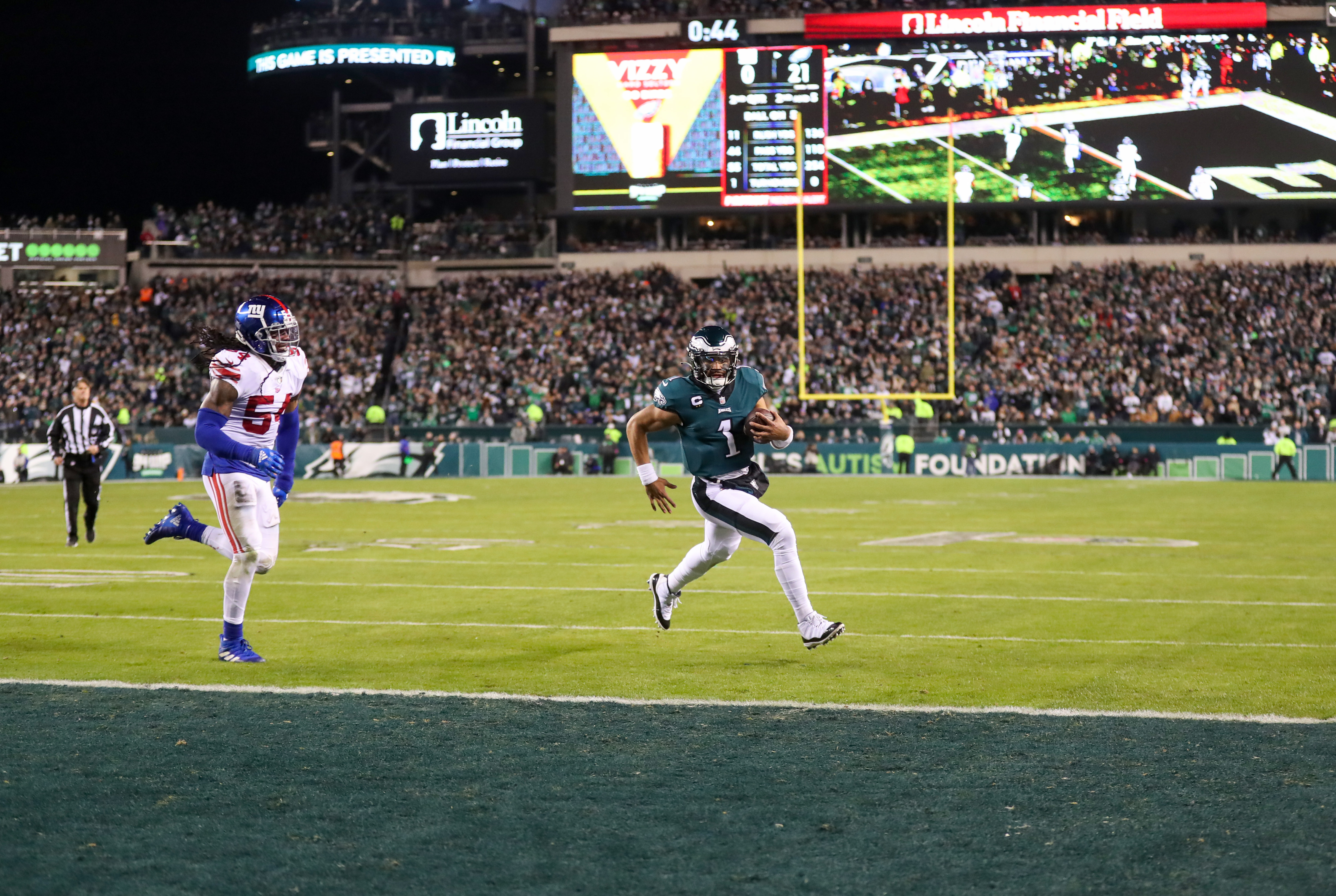 Odell Beckham Jr. incurs wrath of Eagles fans during blowout win