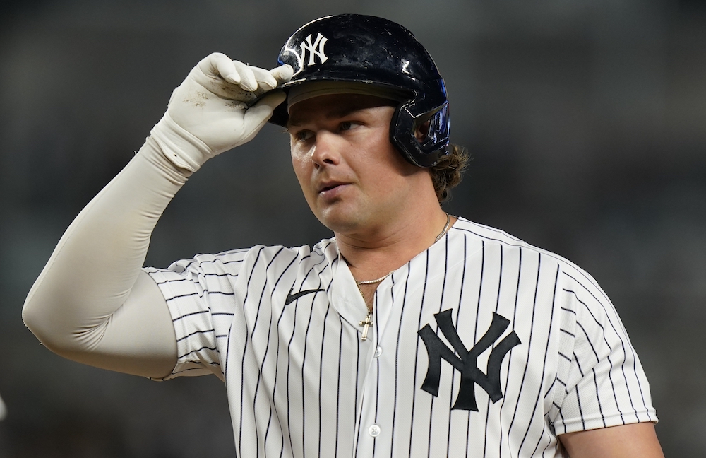 How much does Luke Voit Bench Press? •