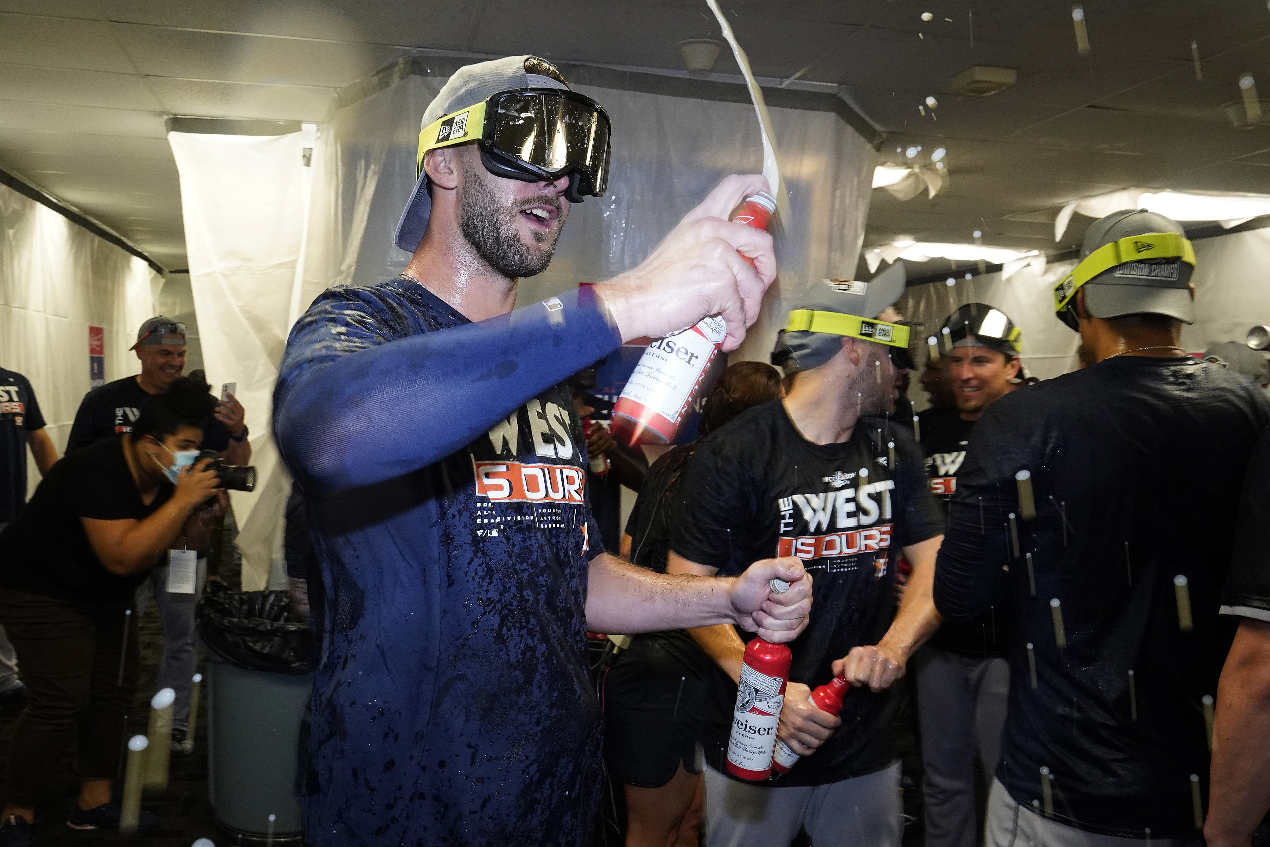 World Series-bound: Joy, shade and so much more -- See the best reactions  we could find to Houston Astros' win over the New York Yankees⚾
