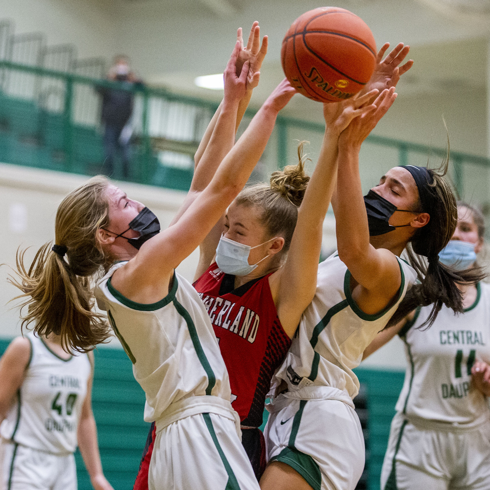 Cumberland Valley Girls Take On Central Dauphin In Basketball ...