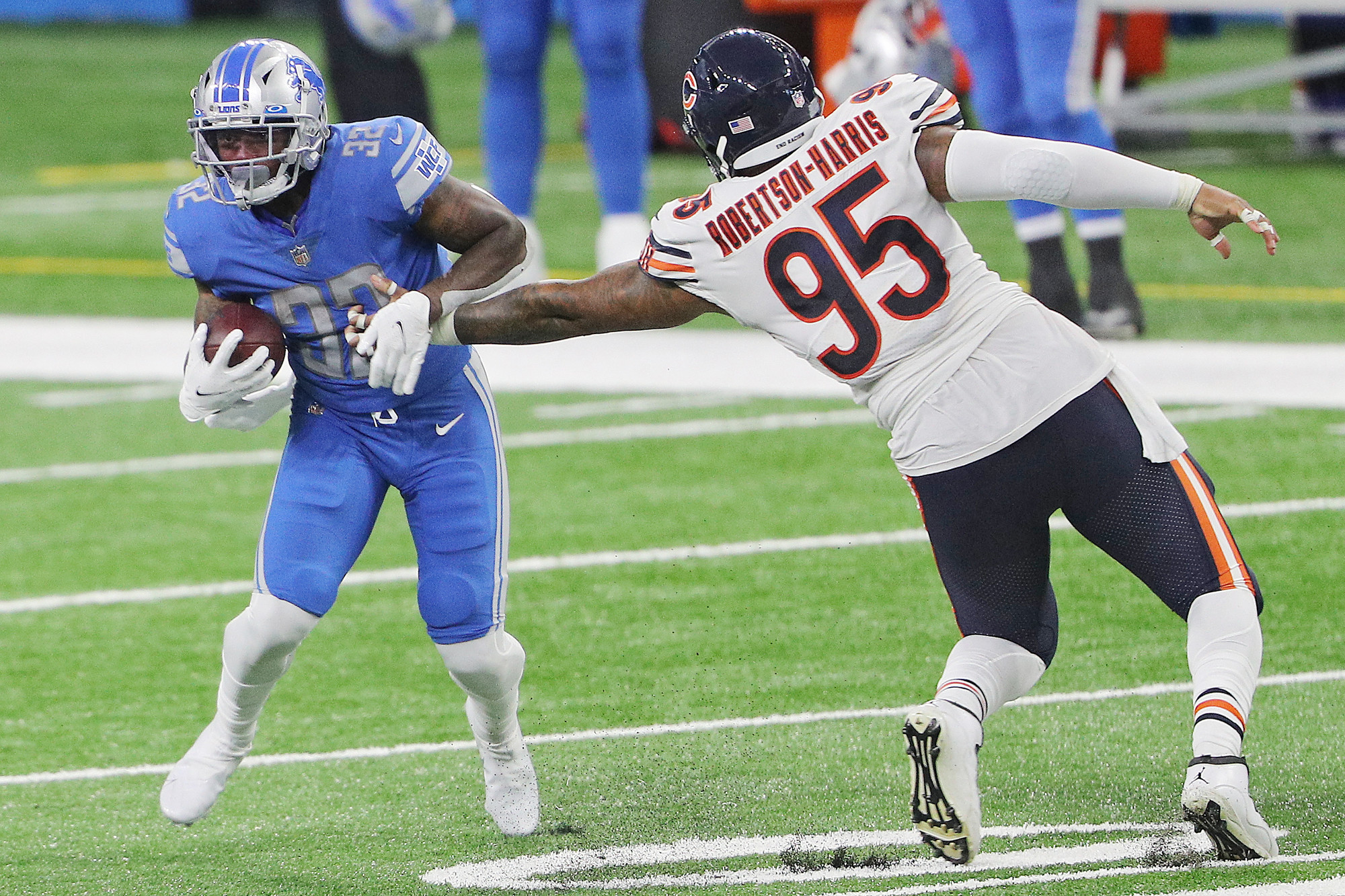 Lions Coach Comforts D'Andre Swift, Who Dropped Winning Pass Vs. Bears