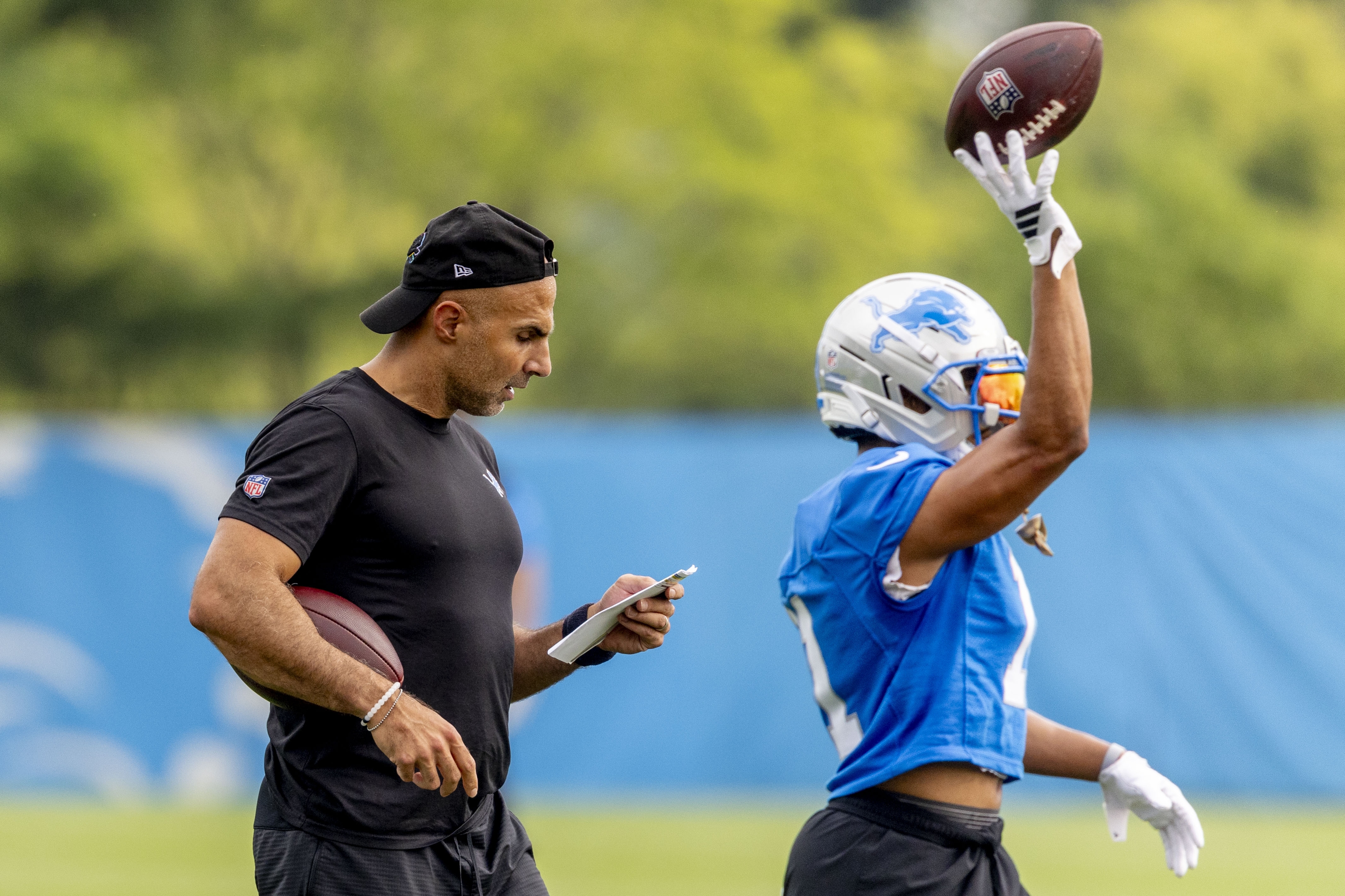 Healthy defense, eyes on rookies on offense at 2025 Detroit Lions ...