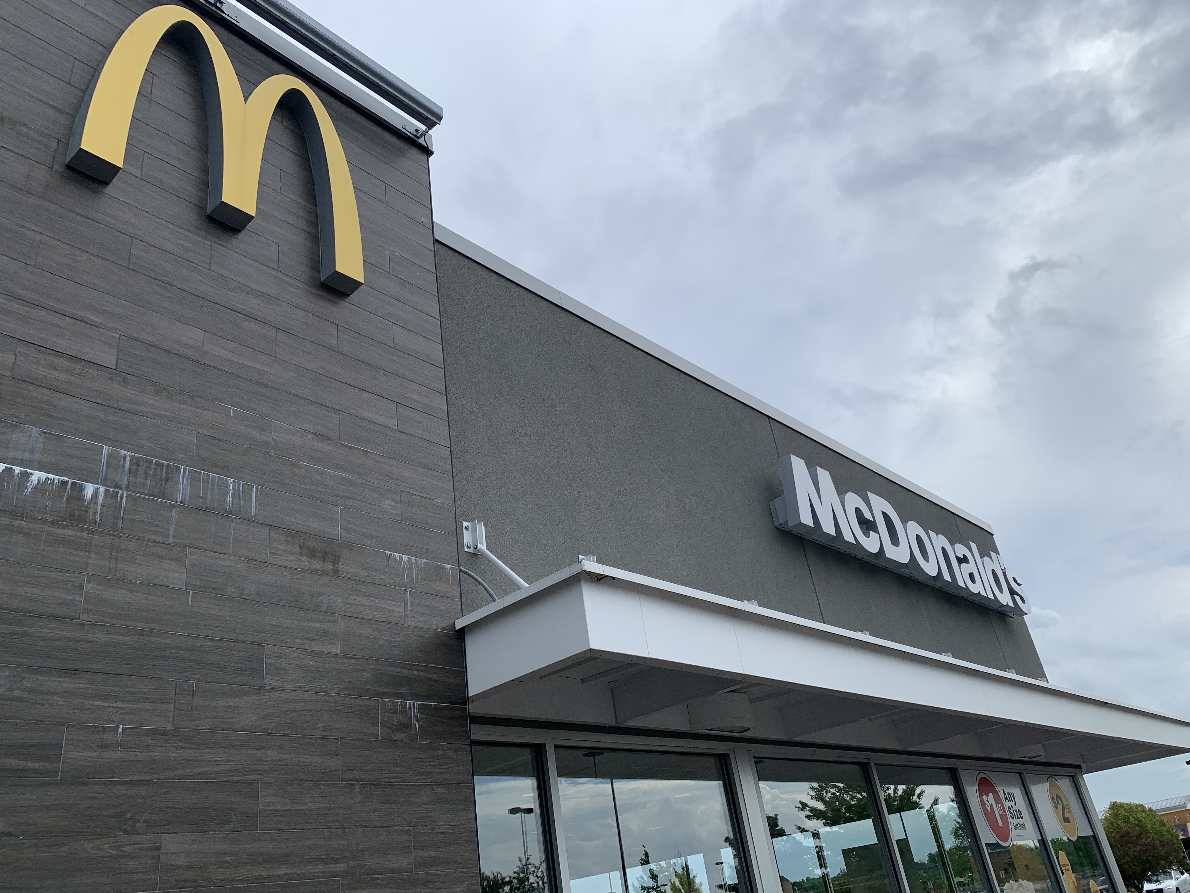 Minimum wage for fast-food workers to rise in New York on Thursday -  syracuse.com