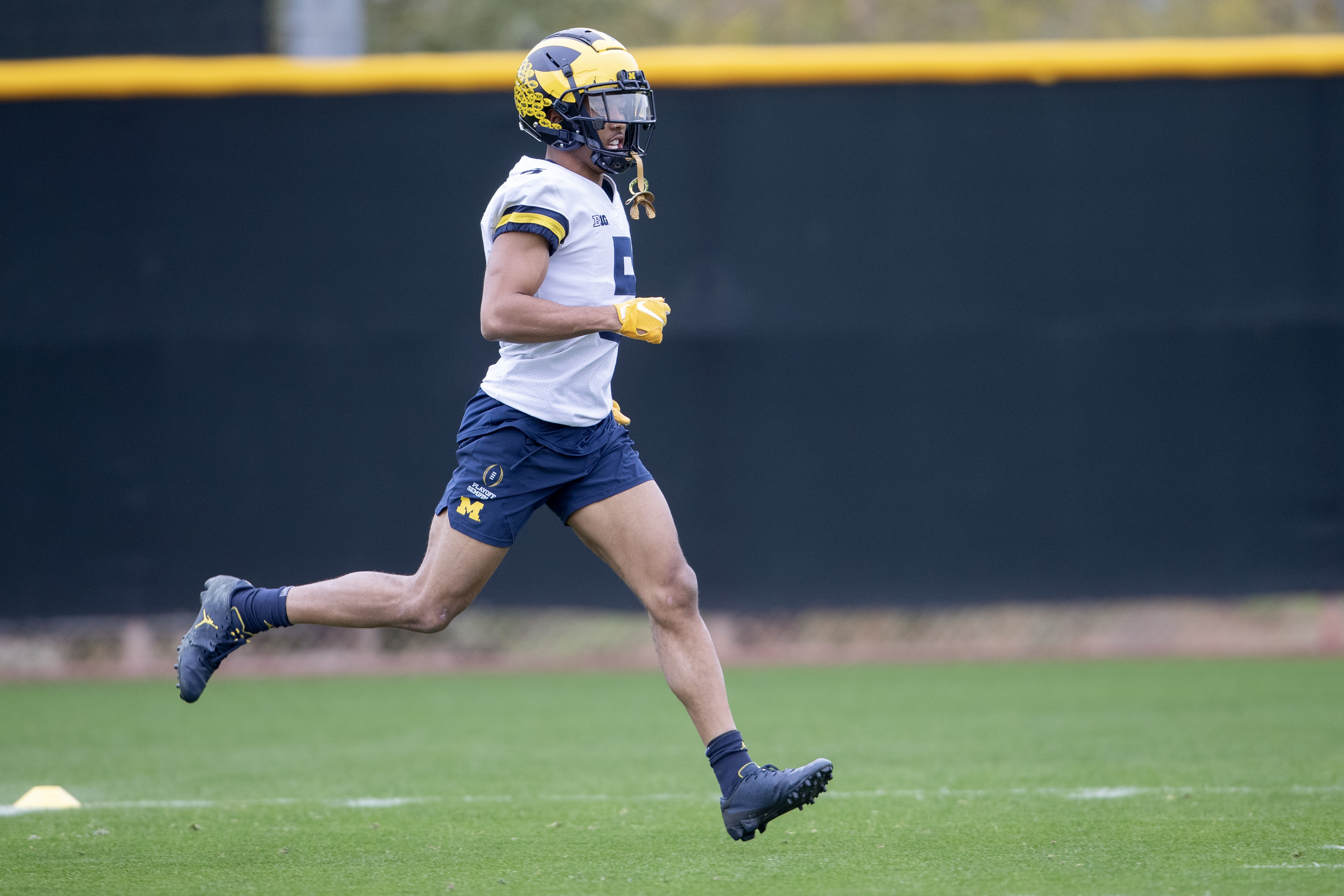 Fastest 40 times from offensive linemen on Day 4 at the 2023 NFL Combine -  On3