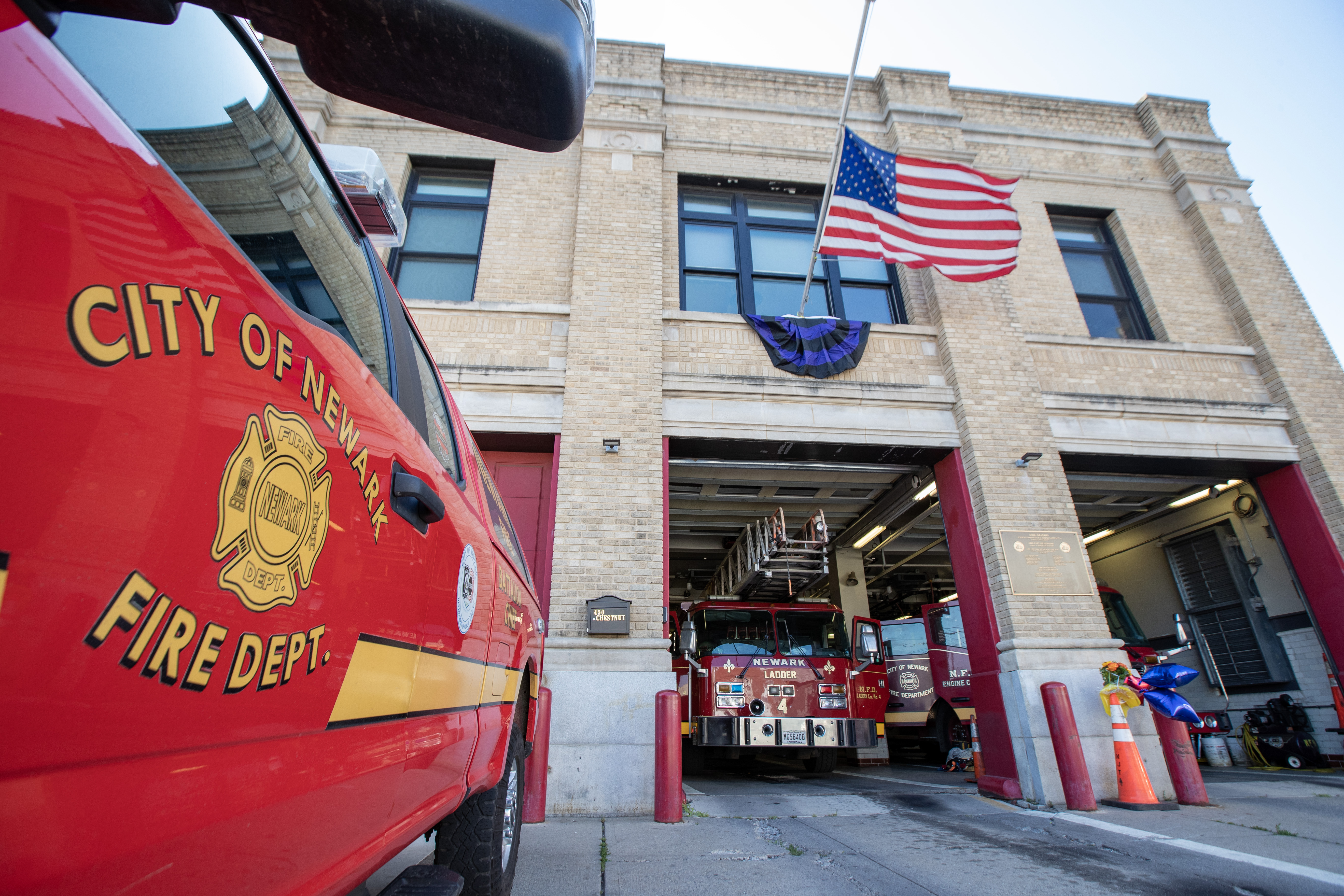 Newark firefighters: Funeral arrangements made for 2 veteran firefighters  killed at Port Newark as flags fly half-staff - ABC7 New York