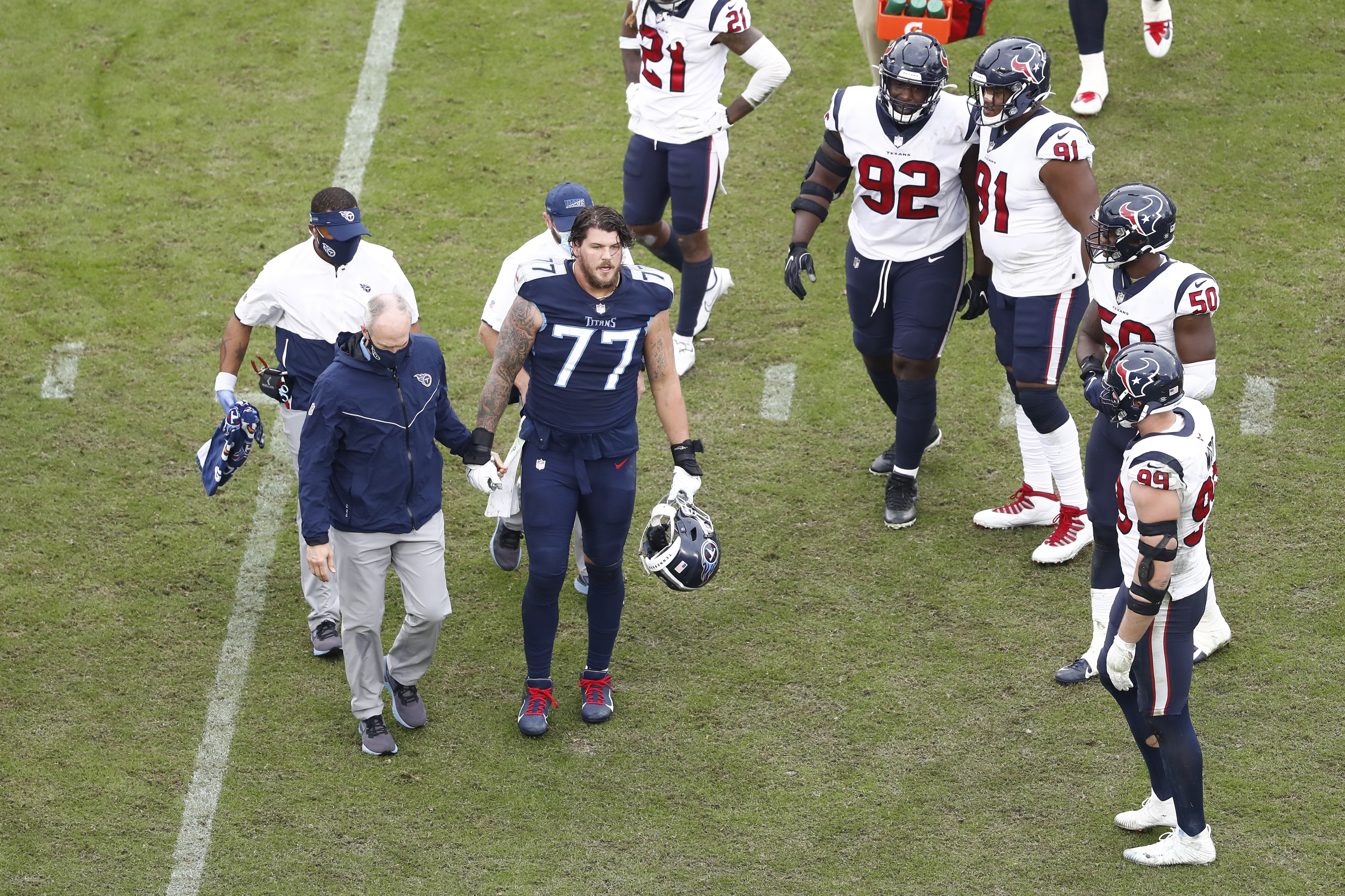 Pro Bowl tackle Taylor Lewan sues doctor over ACL repair