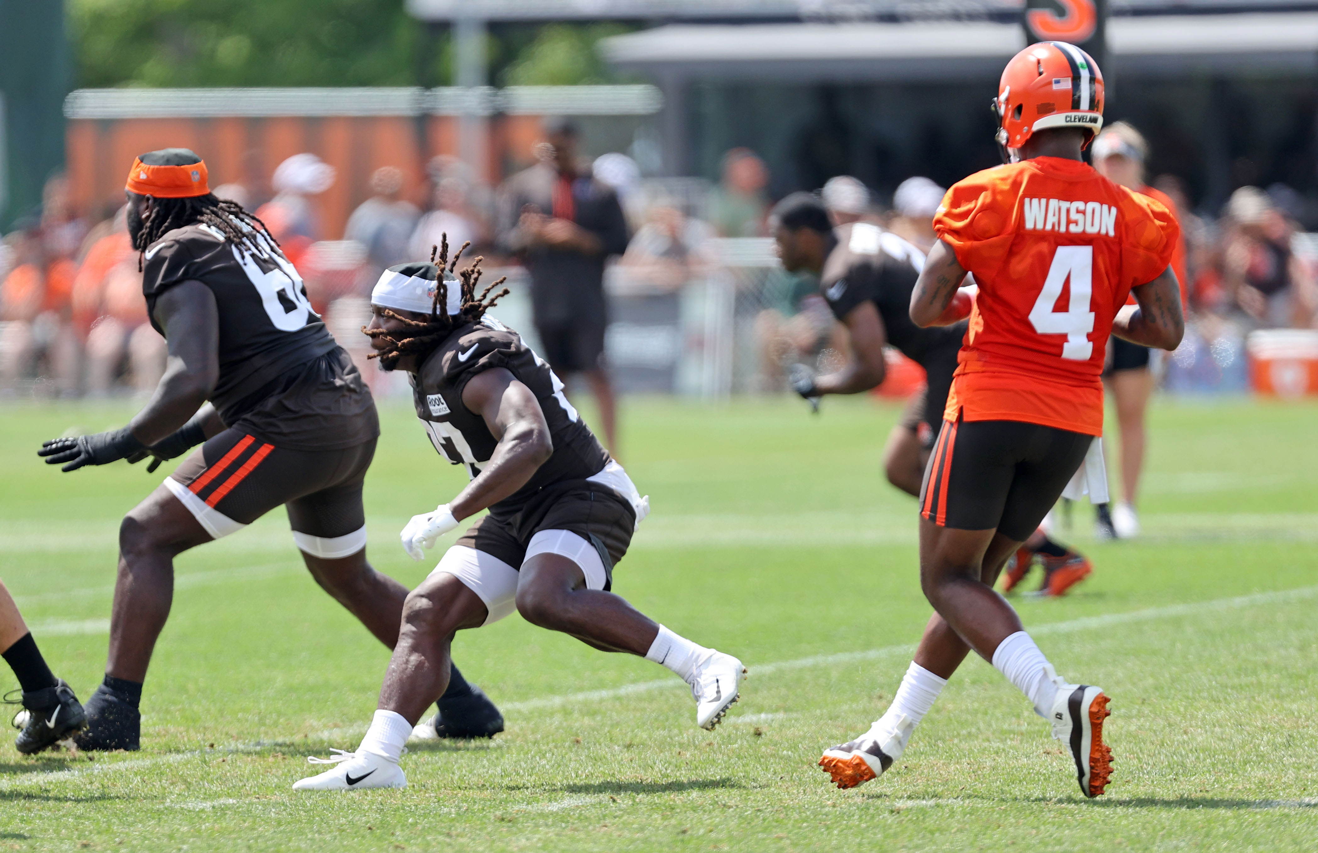 Cleveland Browns surprise Glenville and John Hay high school