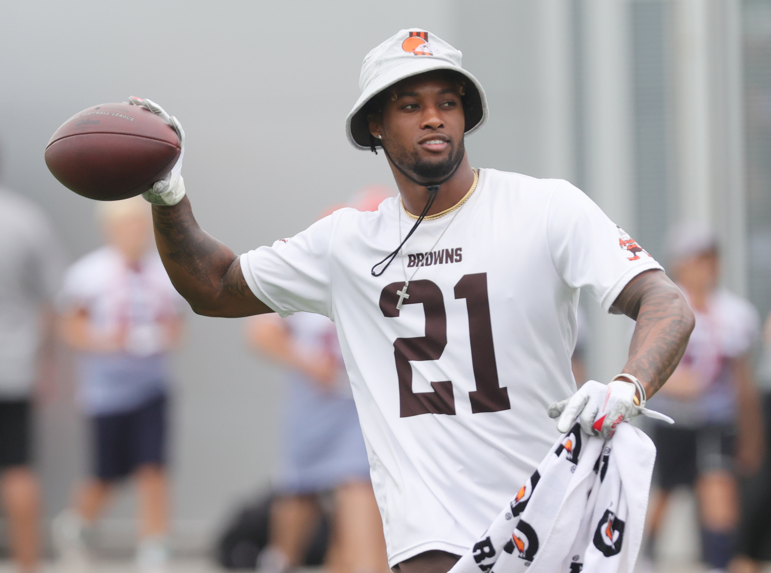 Browns stymie Bengals' offence in 1st game without injured star receiver  Chase