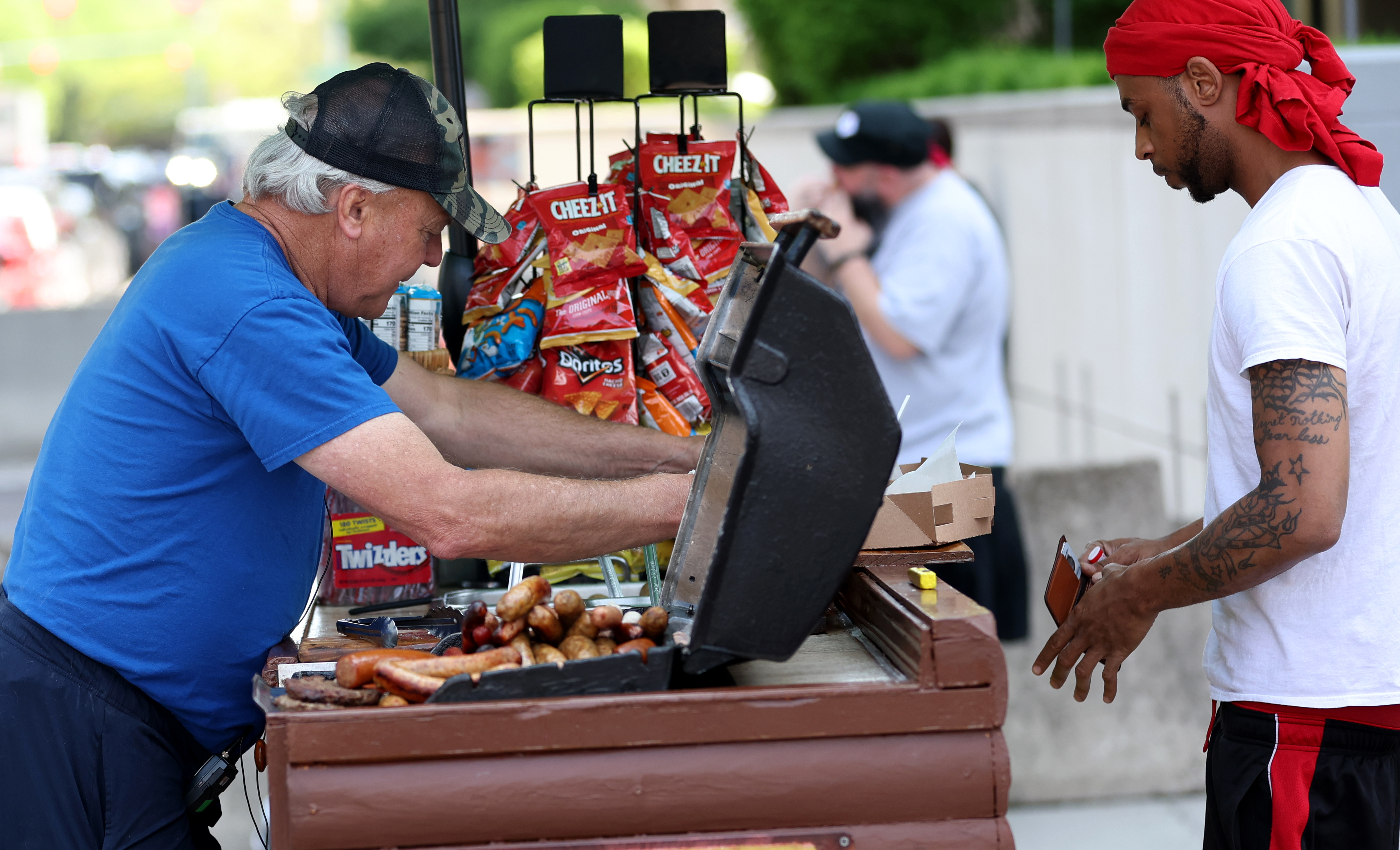 Famed local hot dog vendor, who always sold food the old-fashioned way,  dies at 49