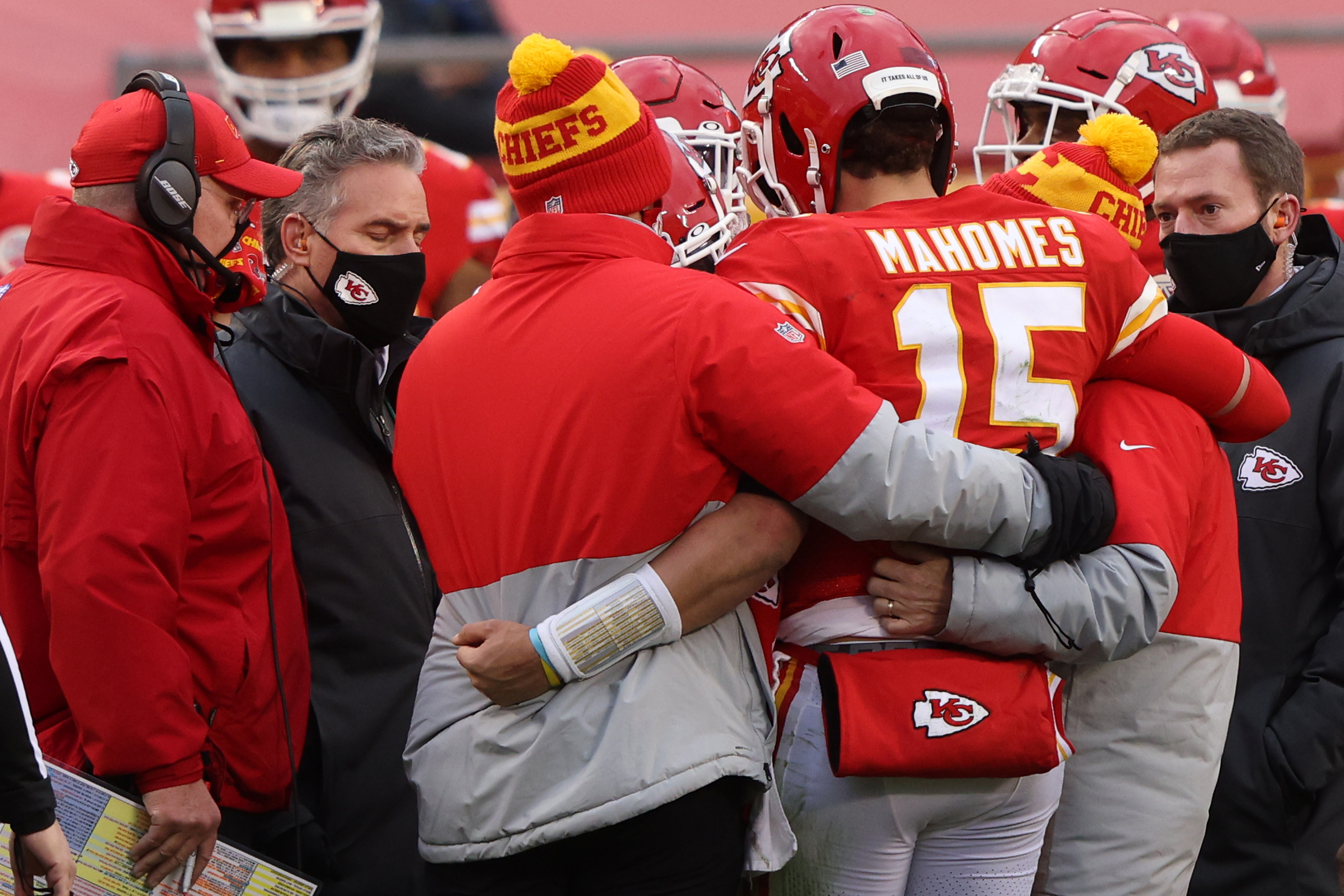 Patrick Mahomes' mom ripped Mack Wilson for playing 'trash football' and  wanted him ejected, but Mahomes later says 'it's all good, brother' 