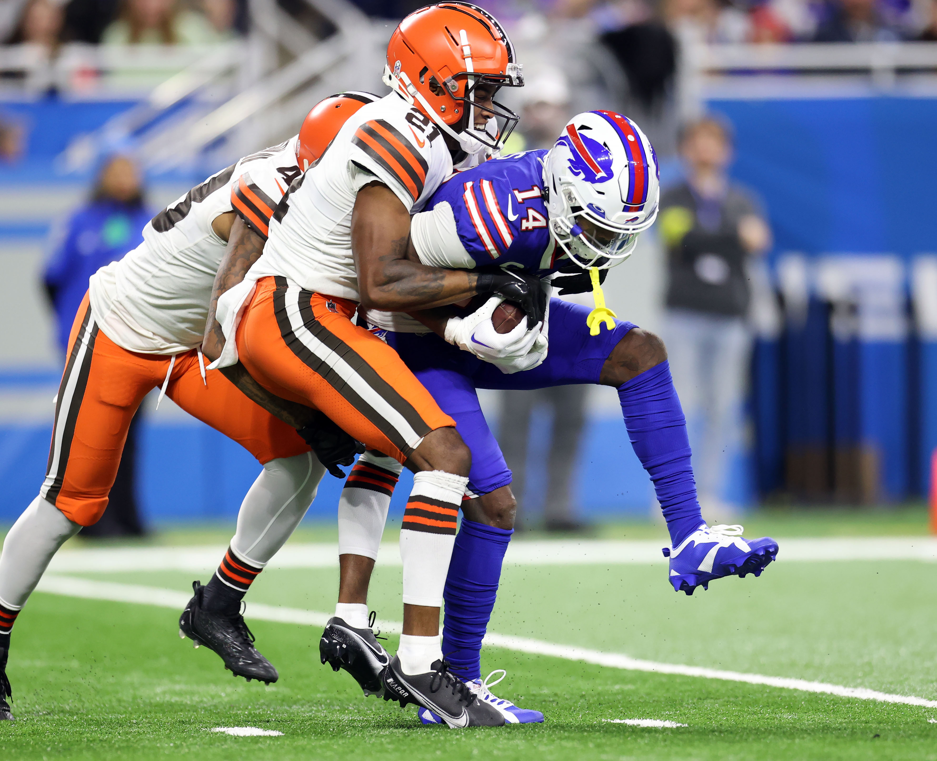 Snow many problems for the Cleveland Browns in a 31-23 loss to the