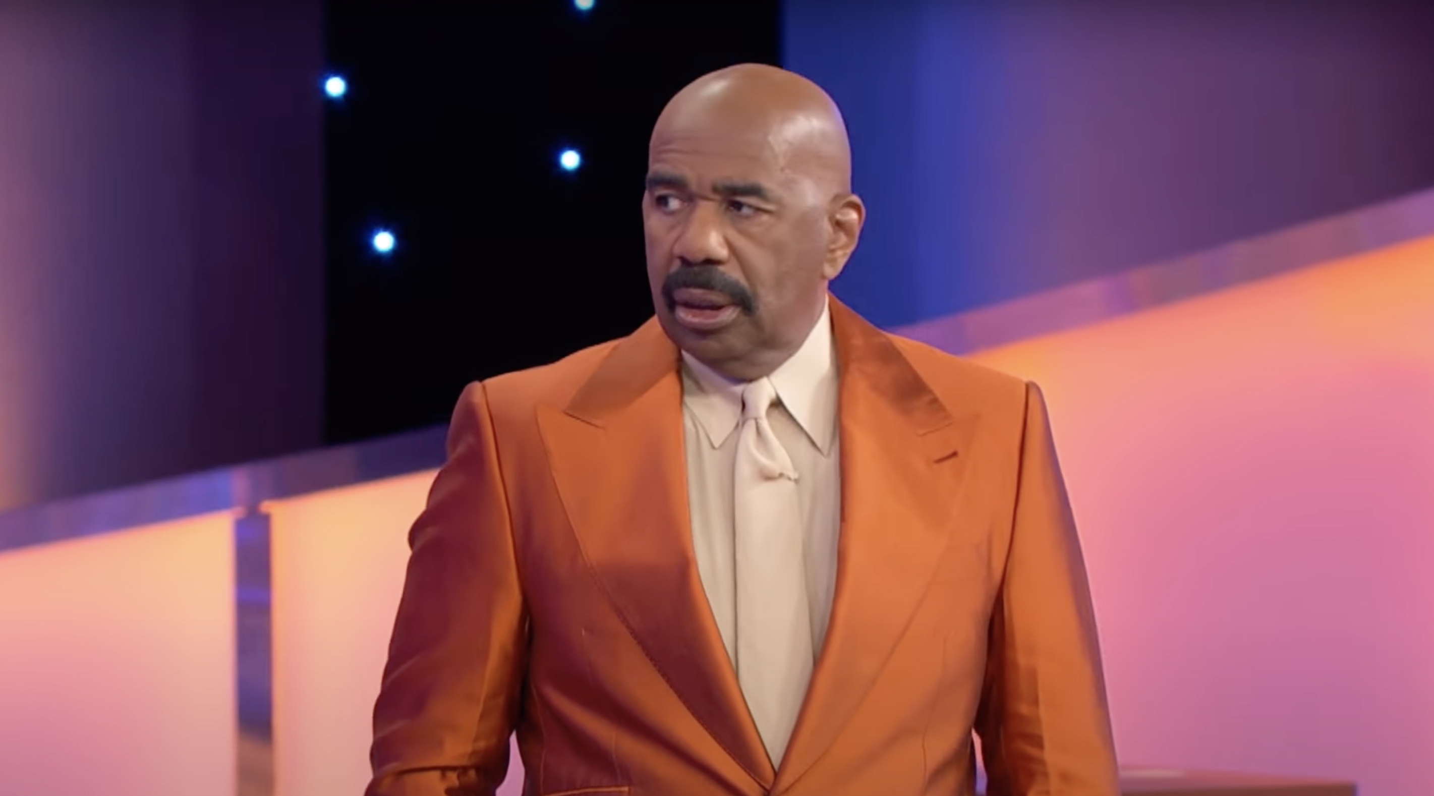 Family Feud': See Steve Harvey's hilarious reaction on CNY family's 3rd  episode (video) 