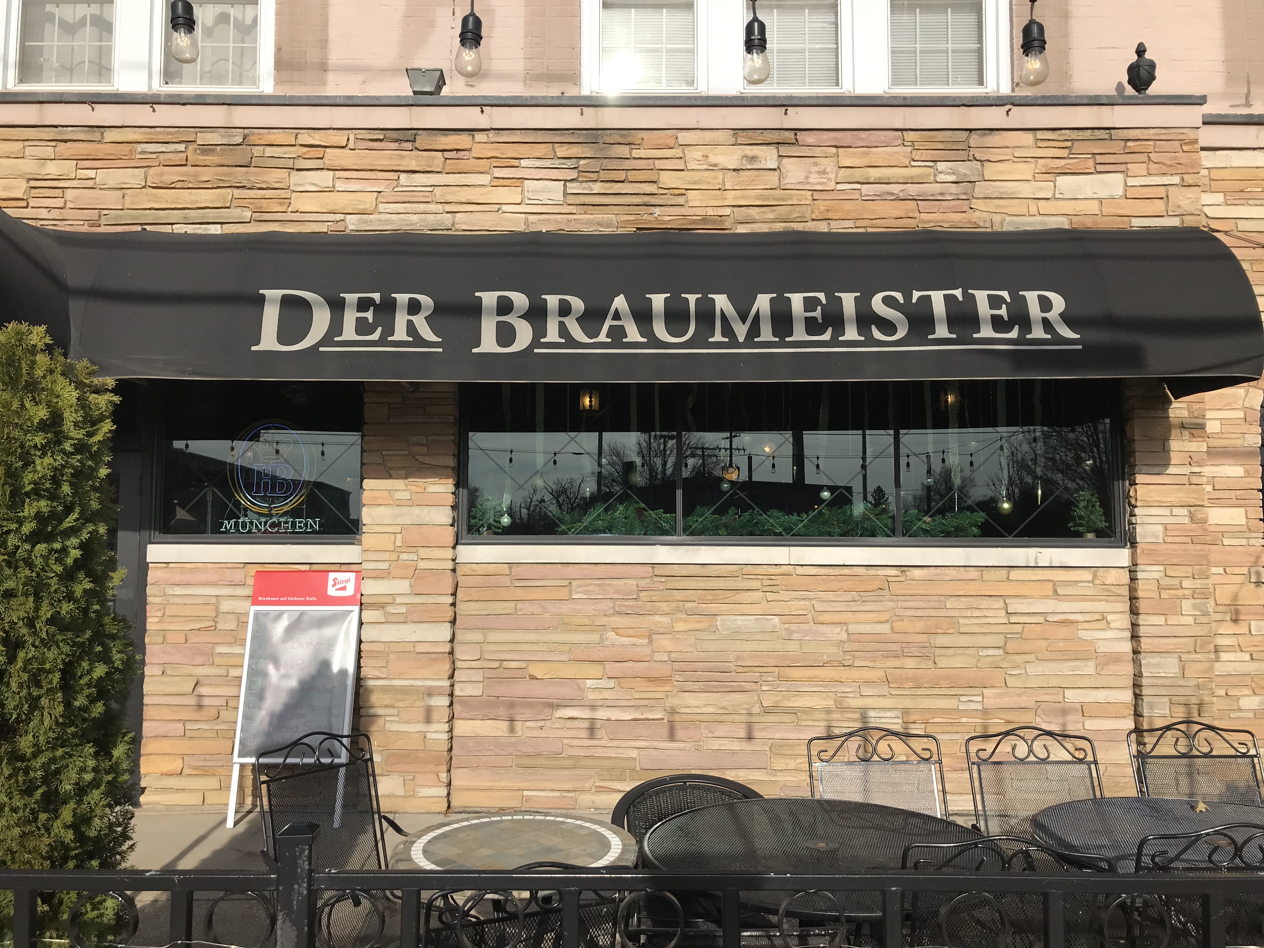 Der Braumeister organisiert eine Riesling-Verkostung