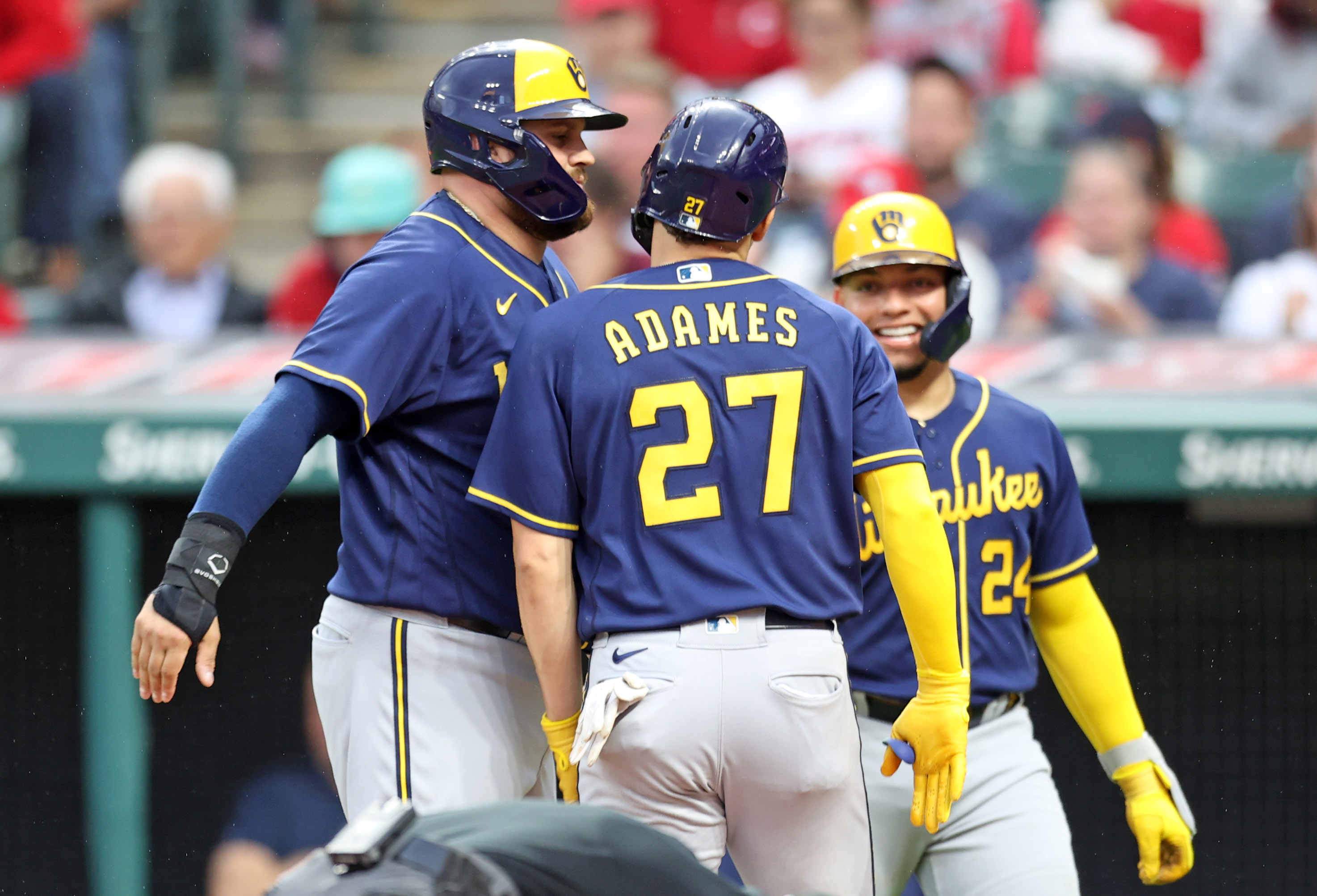 Adames leads Brewers to 6-1 victory over Cardinals MLB - Bally Sports