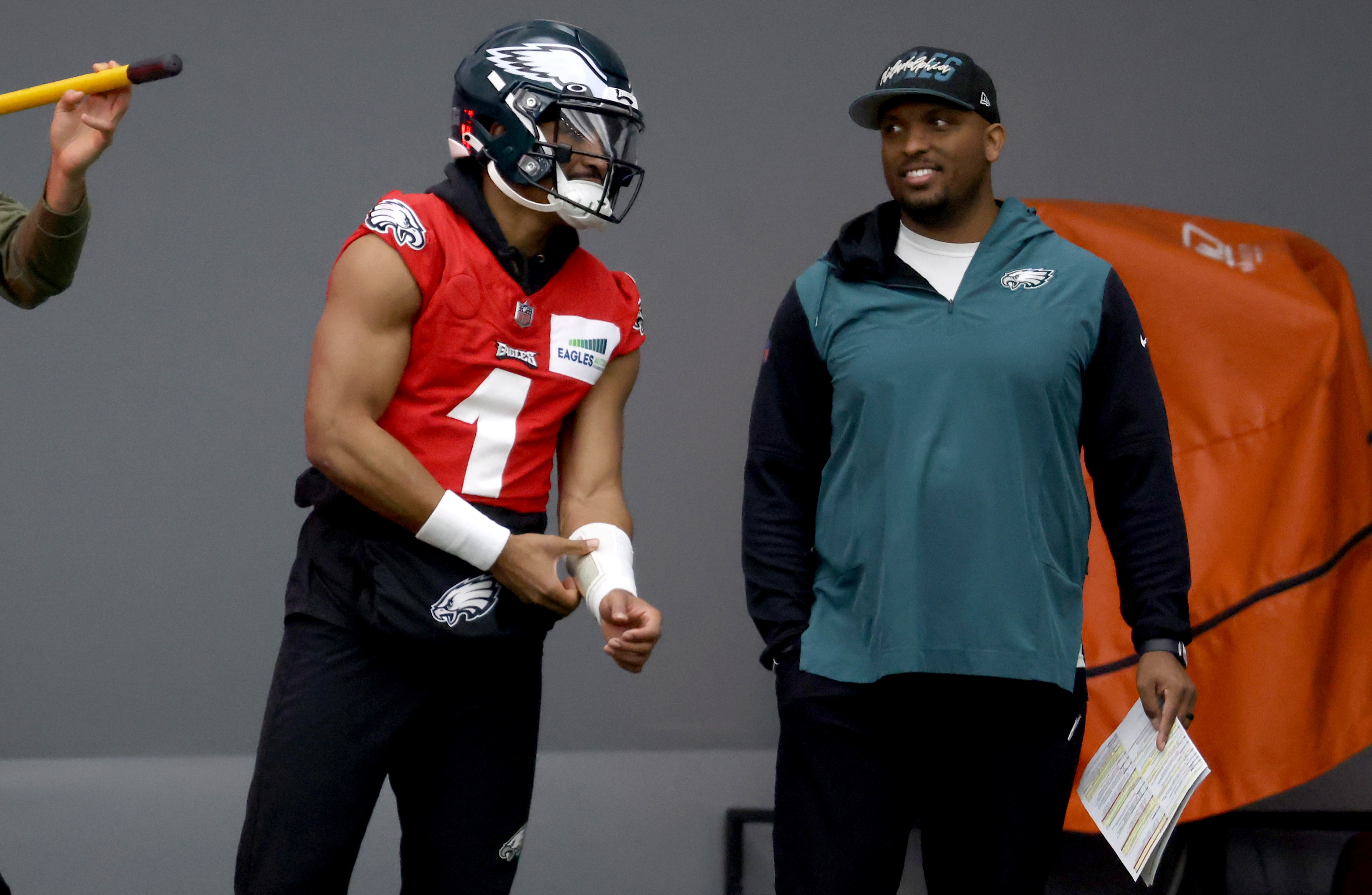 Justin Fields has crazy, spectacular run vs. Eagles in Week 15 [VIDEO] -  DraftKings Network