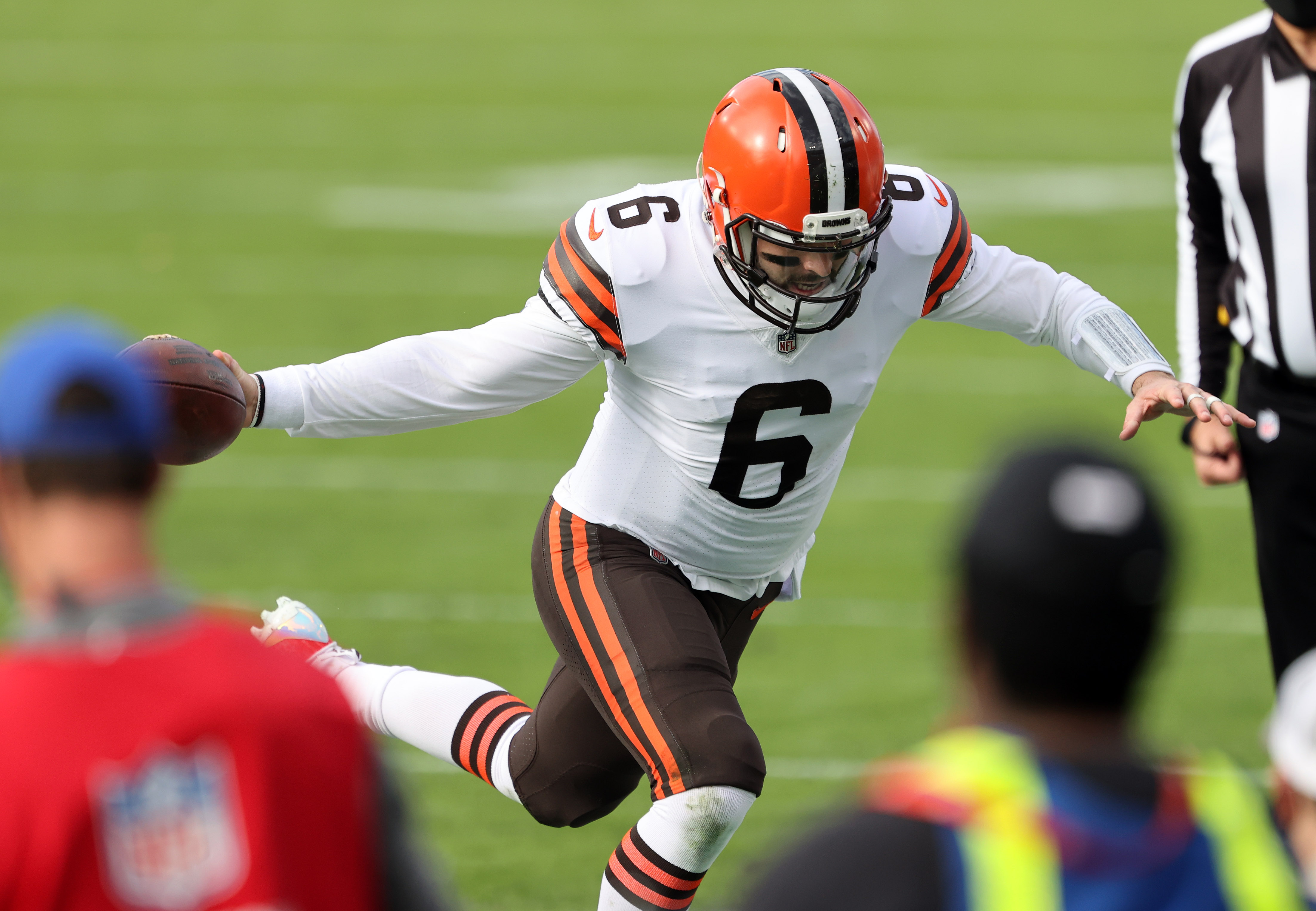 Cleveland Browns Baker Mayfield Vs. Tennessee Titans, December 6, 2020 ...