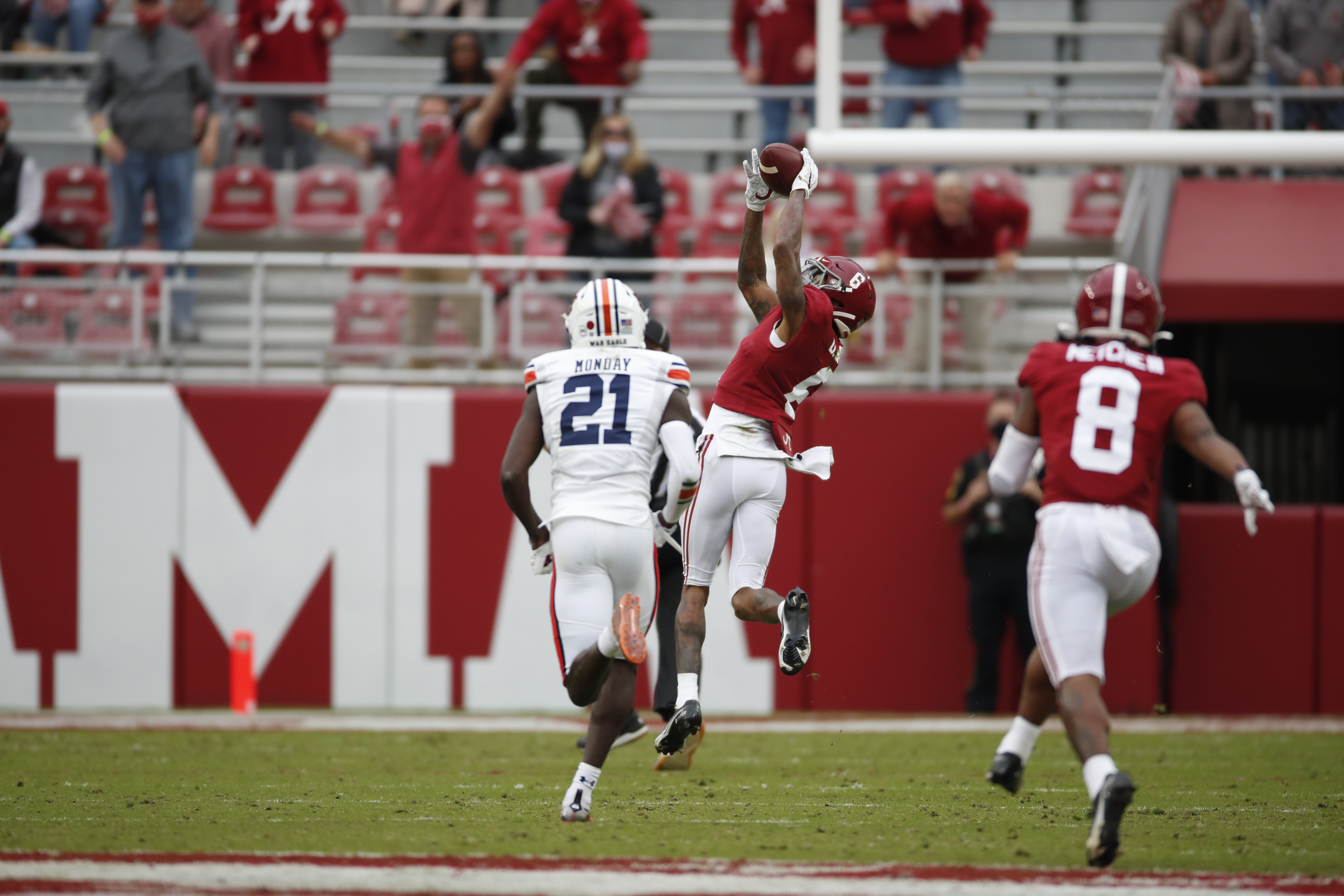 Analysis: DeVonta Smith, in just a half, wasn't half bad