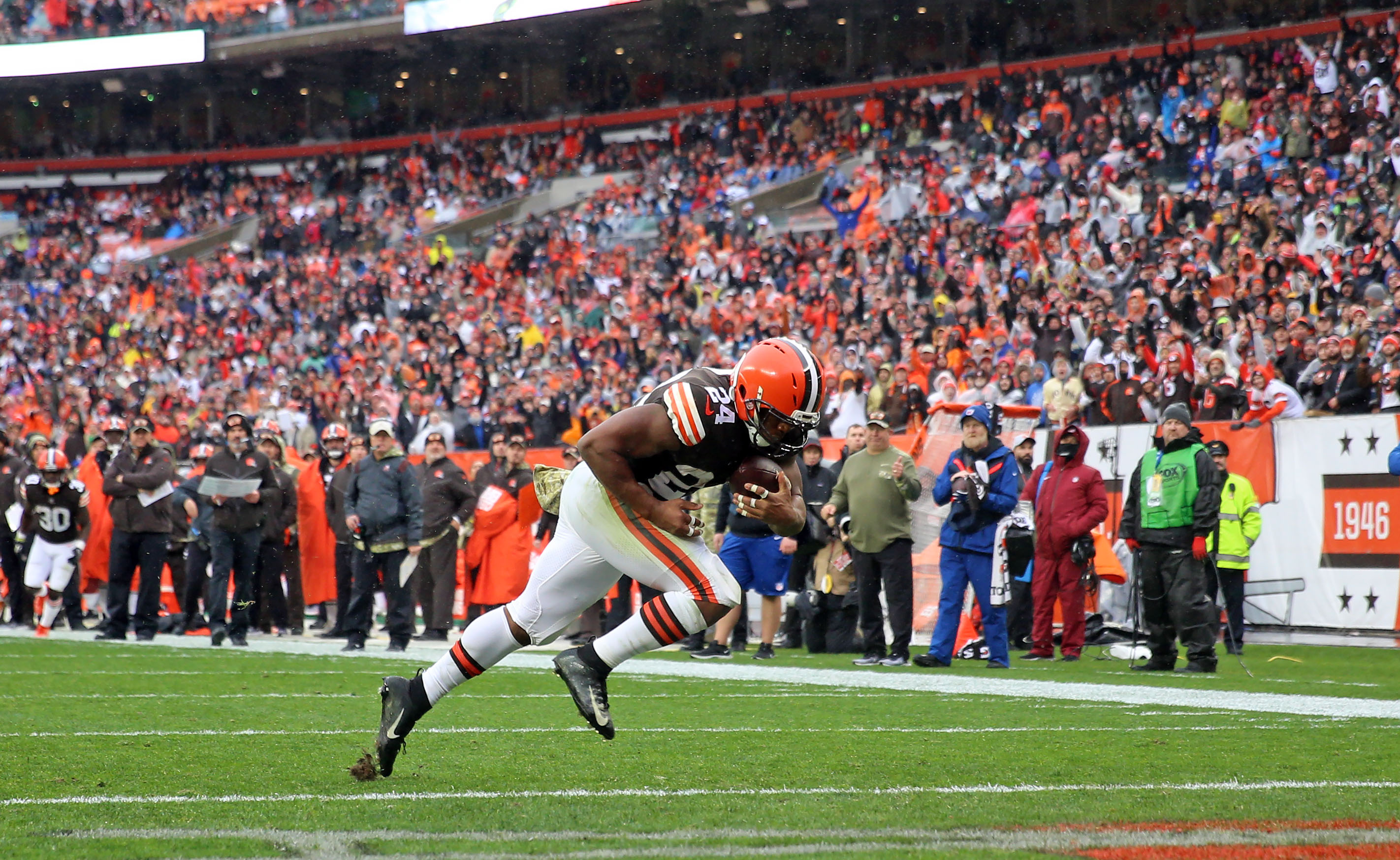 Chubb runs for 130, Browns hold off winless Lions 13-10 National