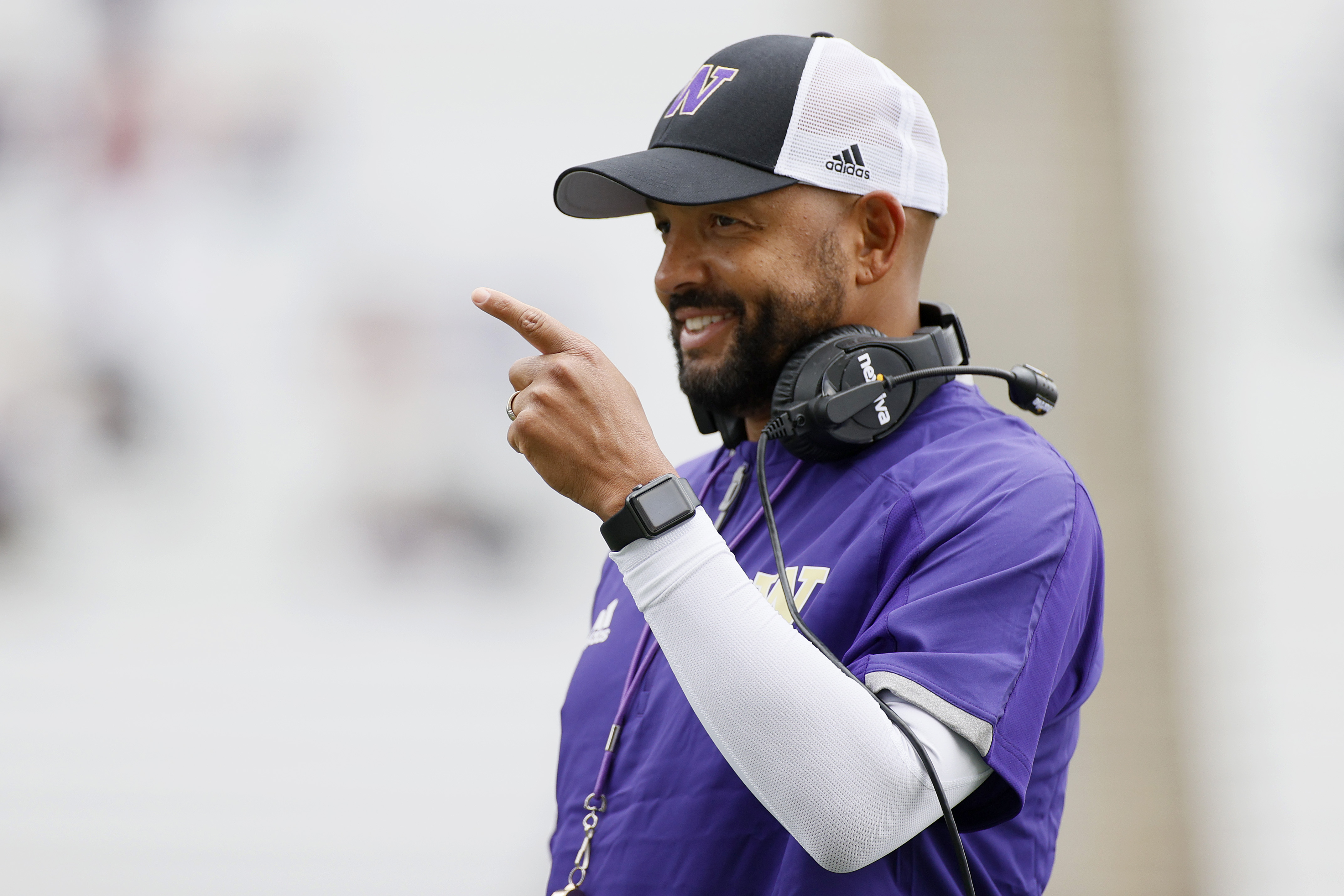 Jimmy Lake: Washington isn't battling Oregon in recruiting; Huskies  competing with 'more academically prowess teams' 