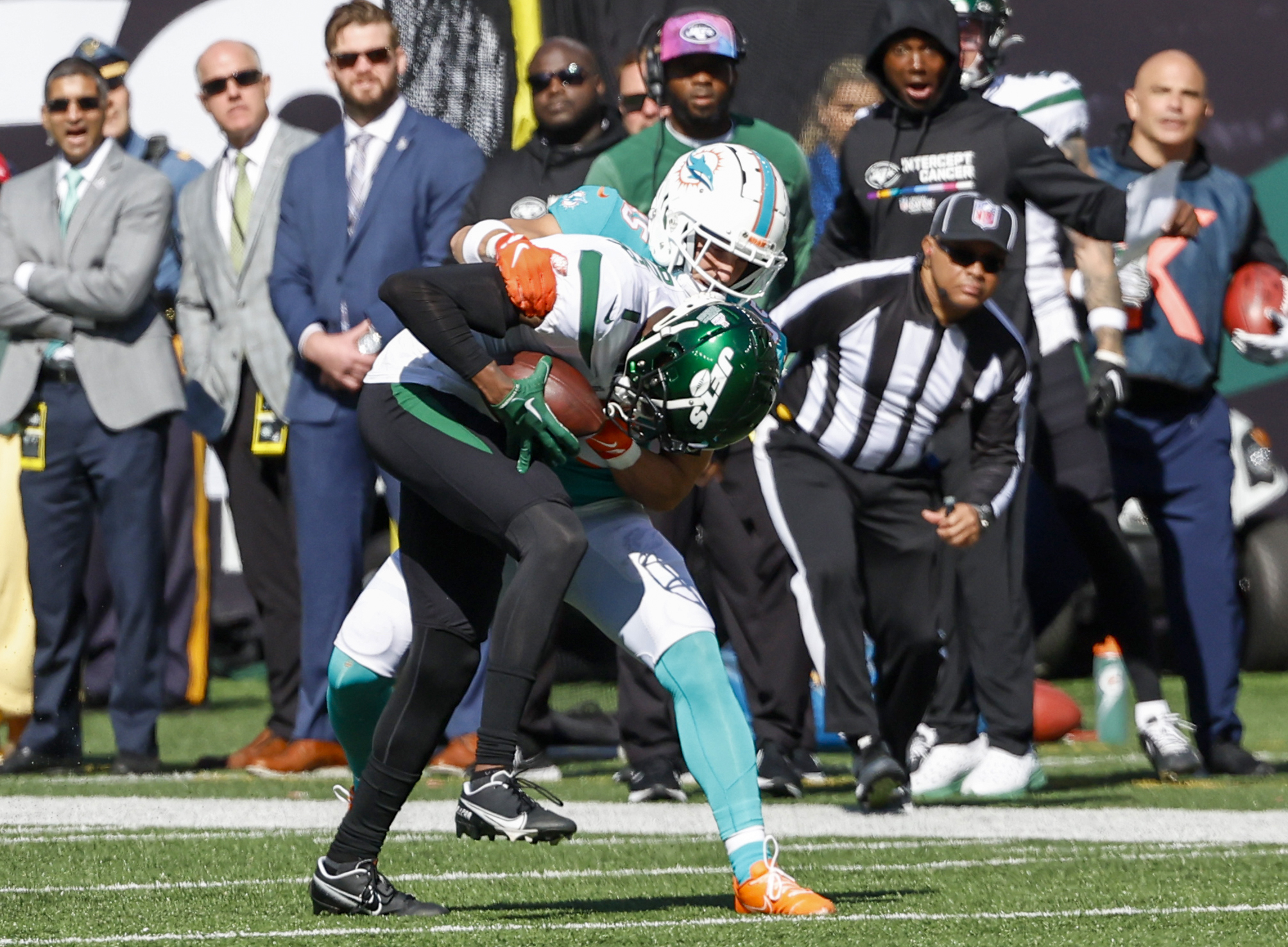 Miami Dolphins wide receiver Cedrick Wilson Jr. (11) runs against the New  York Jets during an NFL football game Sunday, Oct. 9, 2022, in East  Rutherford, N.J. (AP Photo/Adam Hunger Stock Photo - Alamy