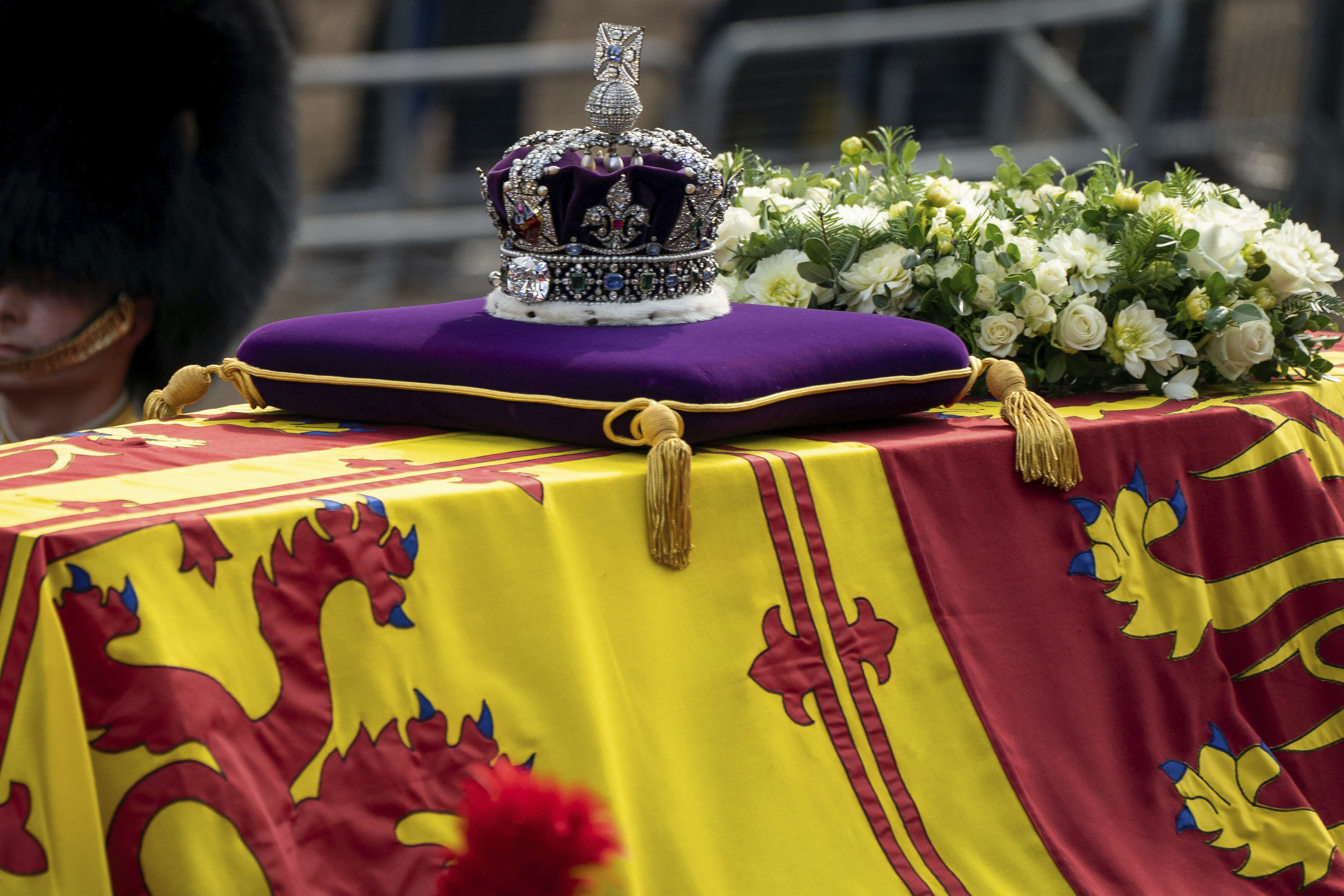 Queen Elizabeth's Coffin Lies In State - Pennlive.com